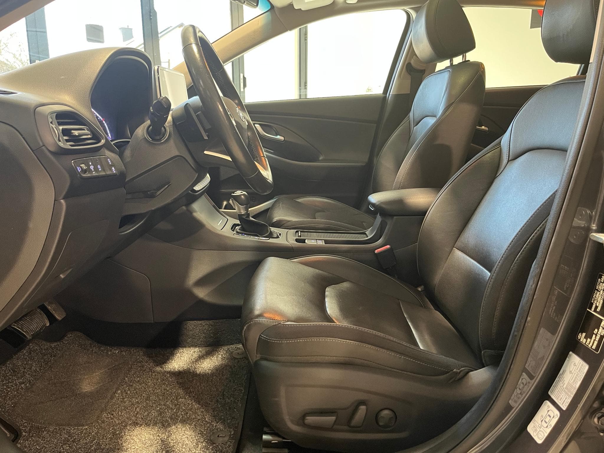 Hyundai i30 SW 1.6 CDRi MHEV Executive (2021) - Photo 9