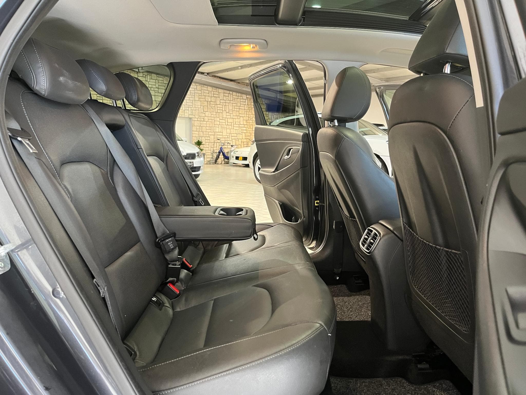 Hyundai i30 SW 1.6 CDRi MHEV Executive (2021) - Photo 17