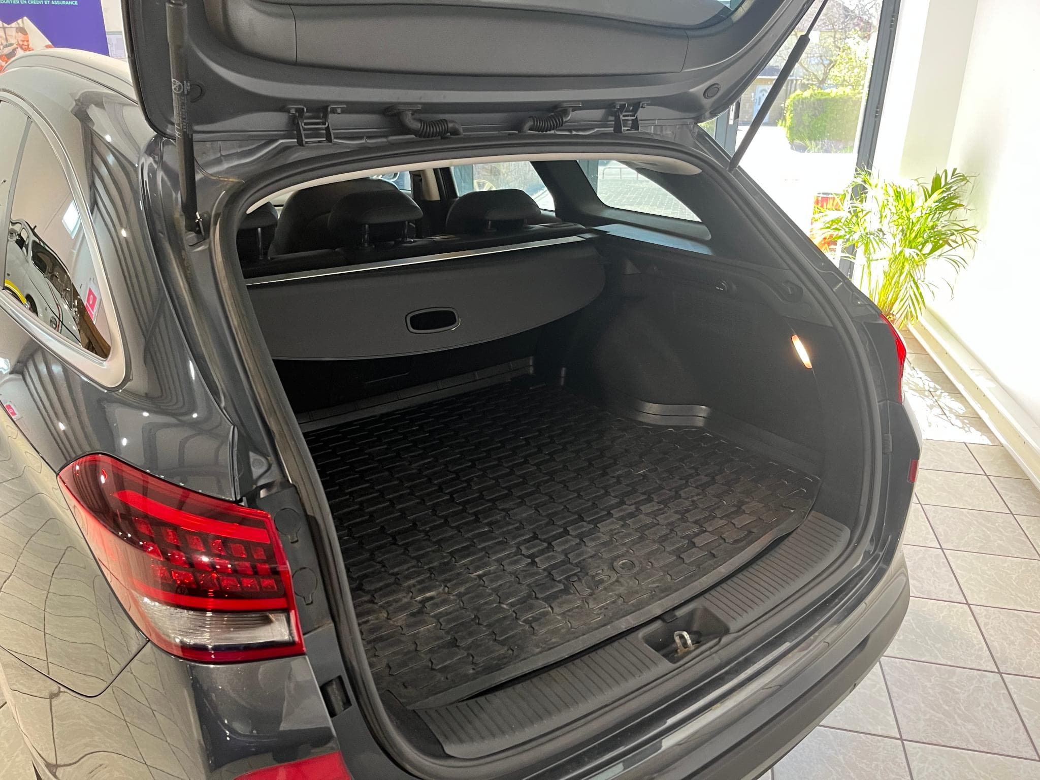 Hyundai i30 SW 1.6 CDRi MHEV Executive (2021) - Photo 20