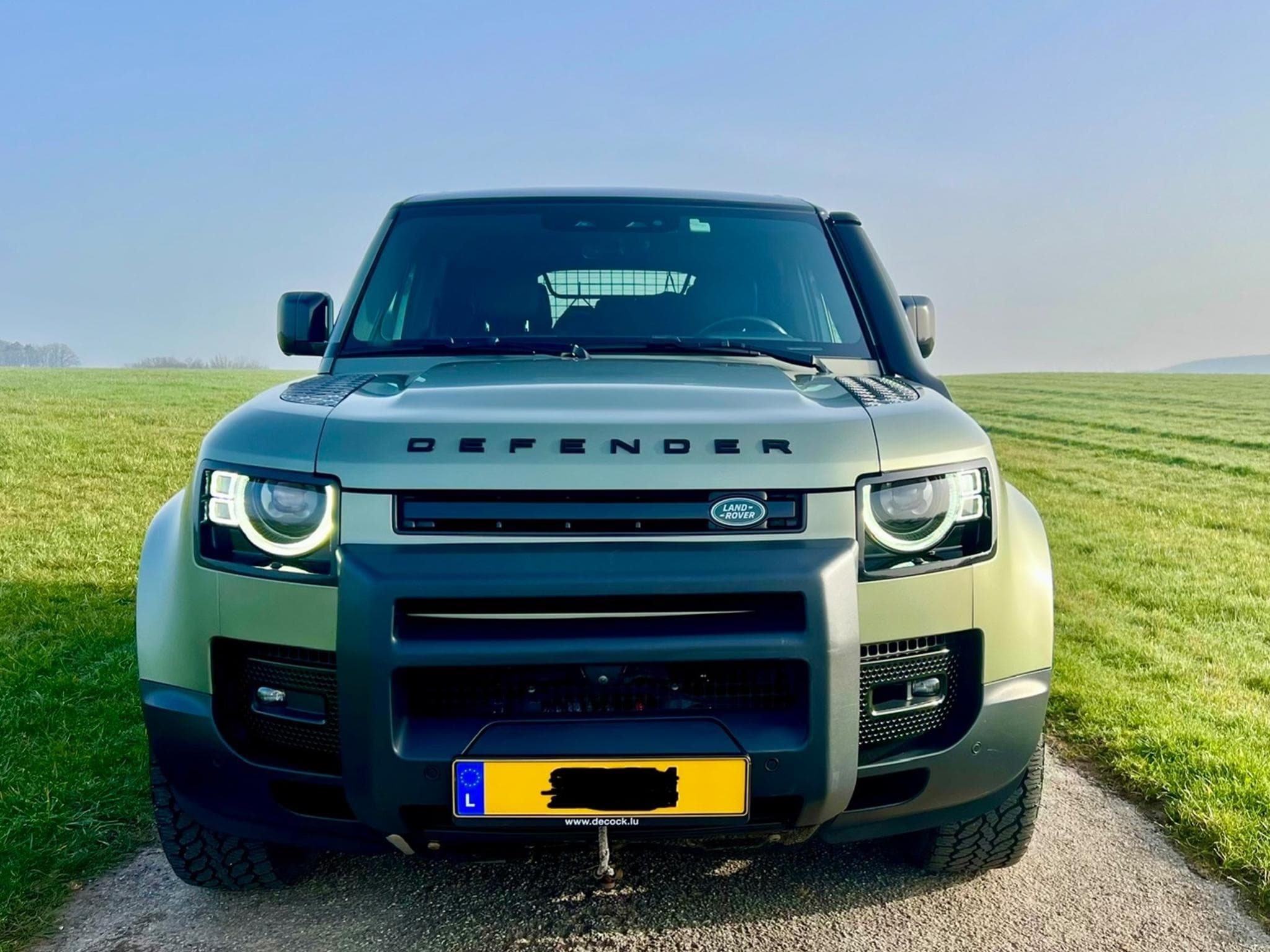 Land-Rover Defender 100 P400e HSE AUTO (2022) - Photo 1