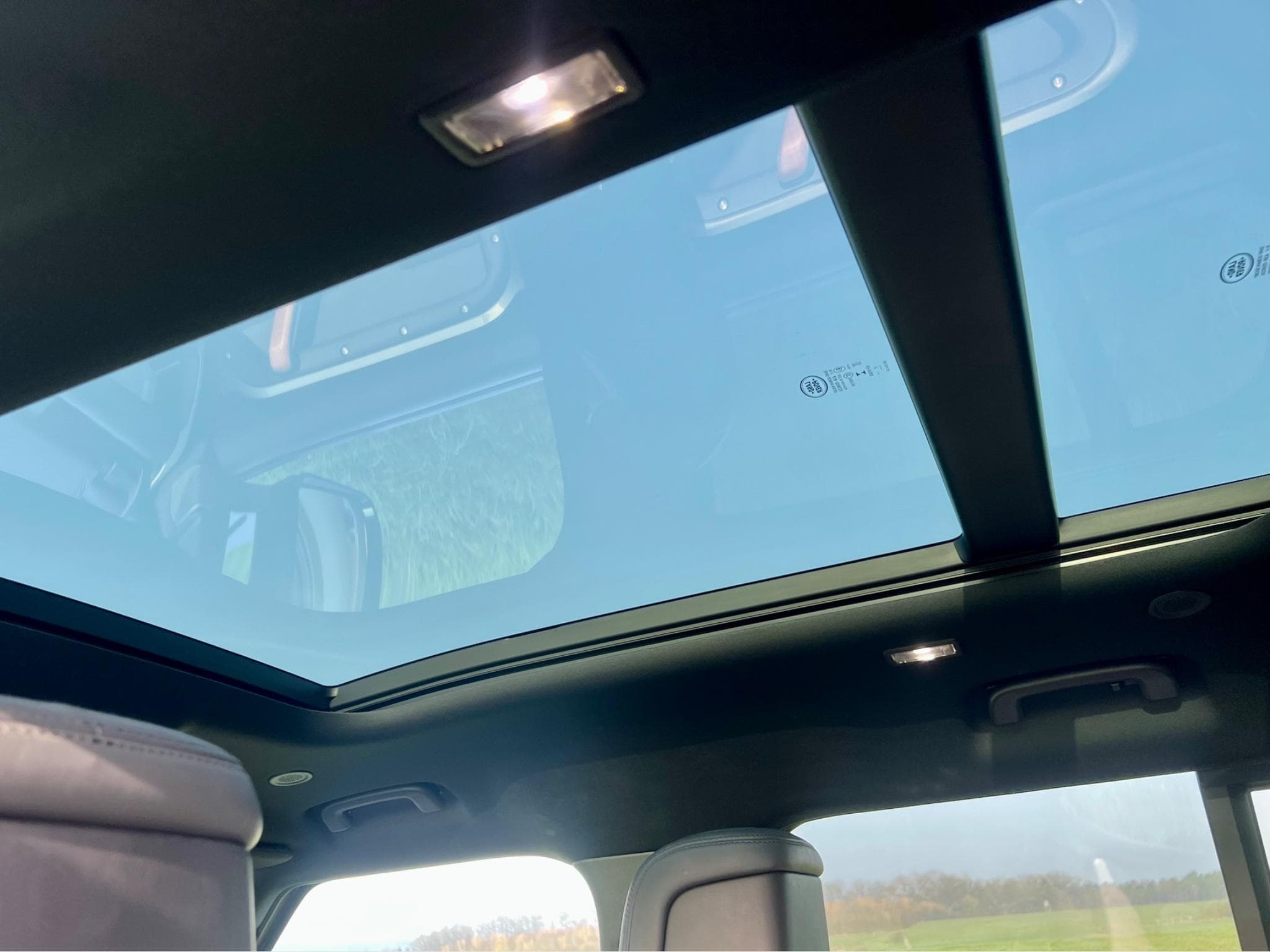 Land-Rover Defender 100 P400e HSE AUTO (2022) - Photo 8