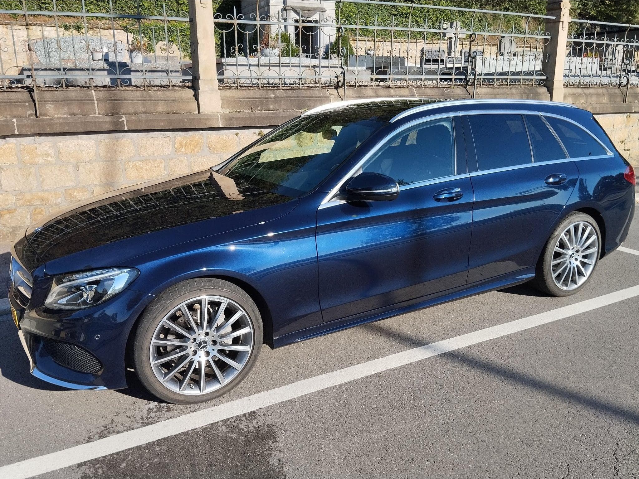 Mercedes C 220 AMG Line (2017) - Photo 2