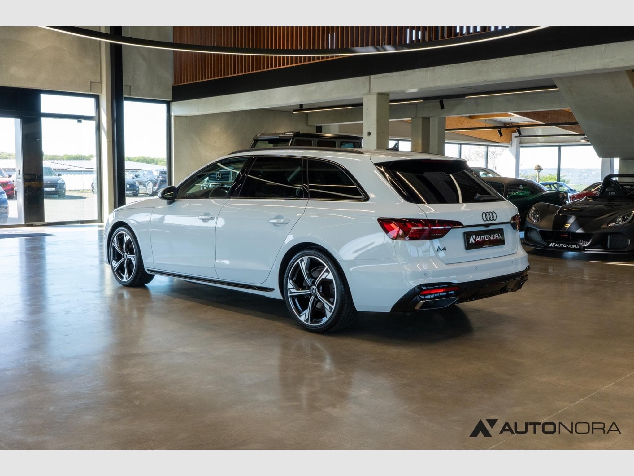 Audi A4 A4 Avant 35 TFSI S line (2023) - Photo 2