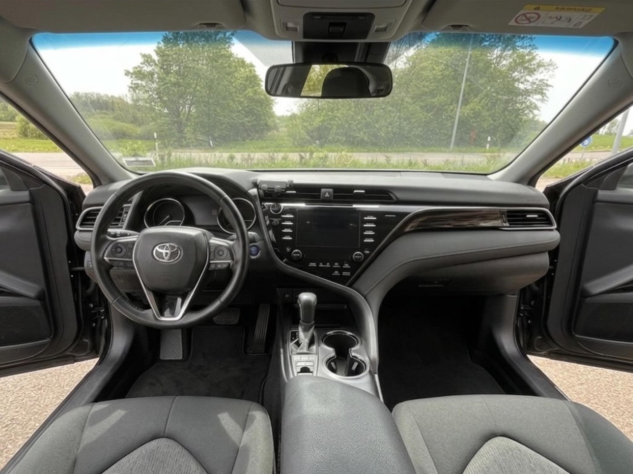 Toyota Camry (2021) - Photo 6