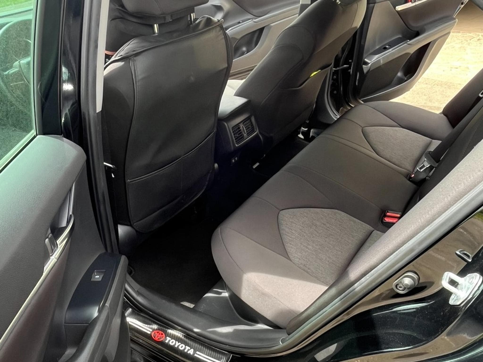 Toyota Camry (2021) - Photo 8