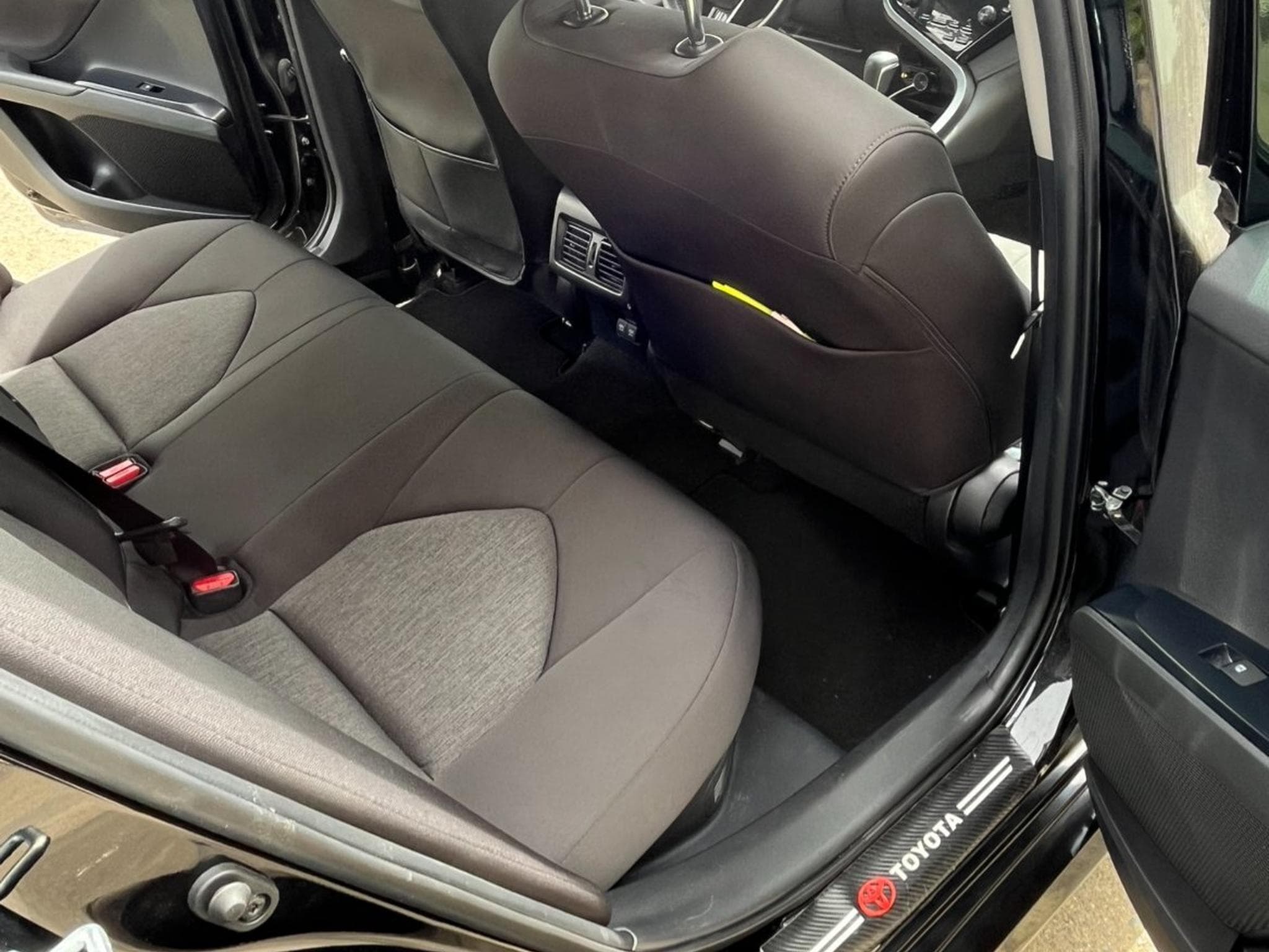 Toyota Camry (2021) - Photo 9