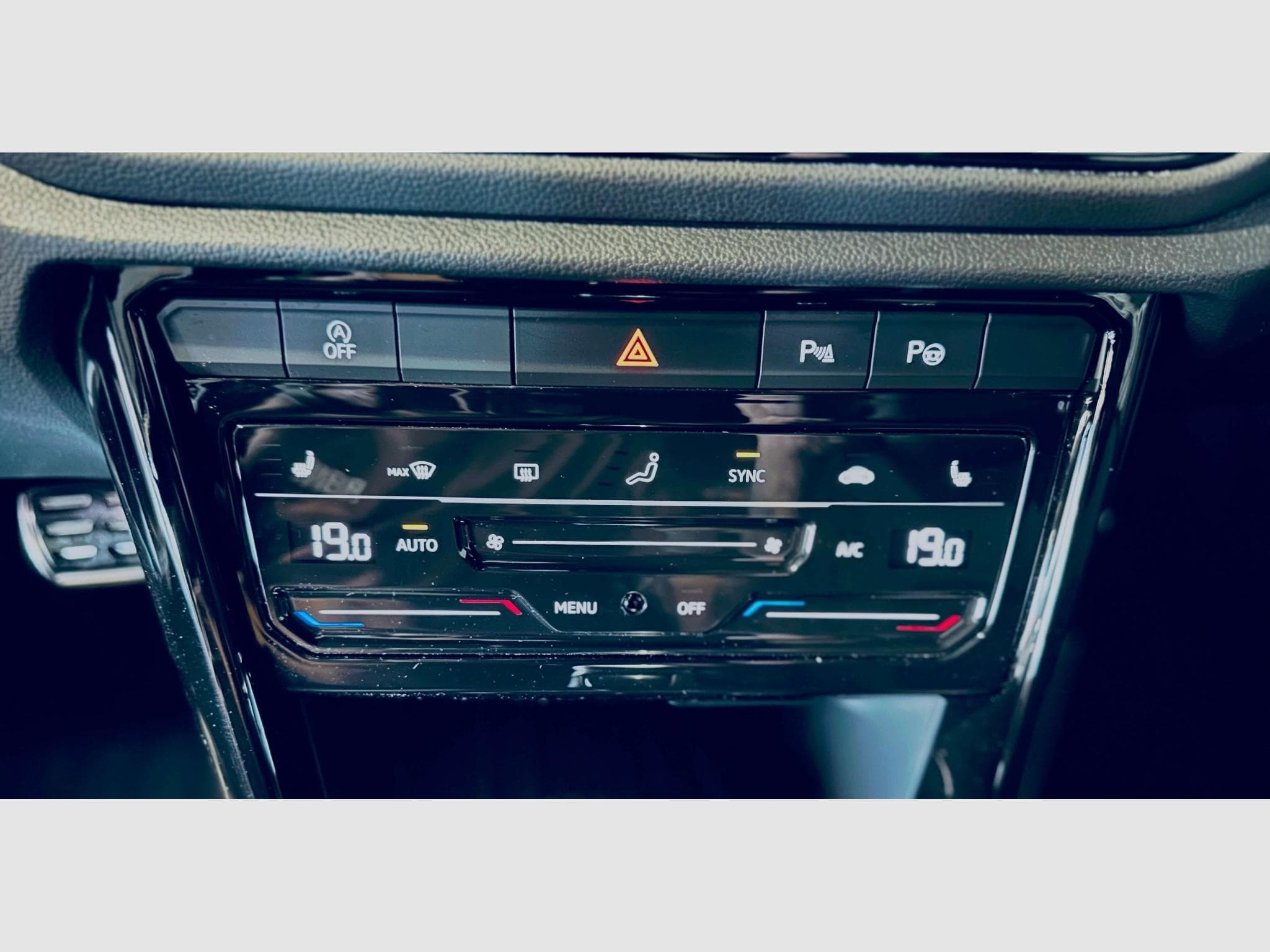 VW T-Roc T-ROC R TSI 4MOTION DSG (2025) - Photo 10