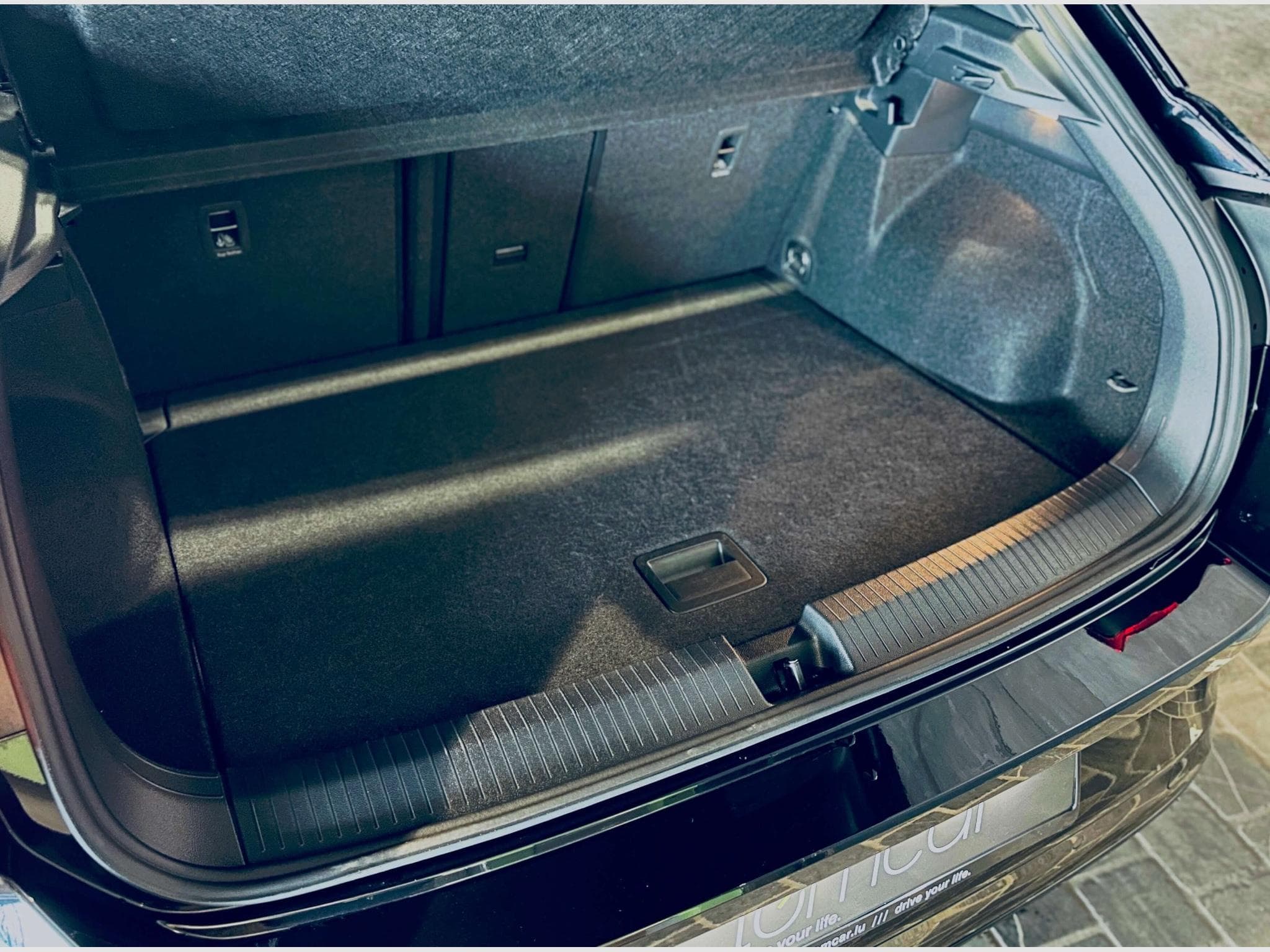 VW T-Roc T-ROC R TSI 4MOTION DSG (2025) - Photo 14