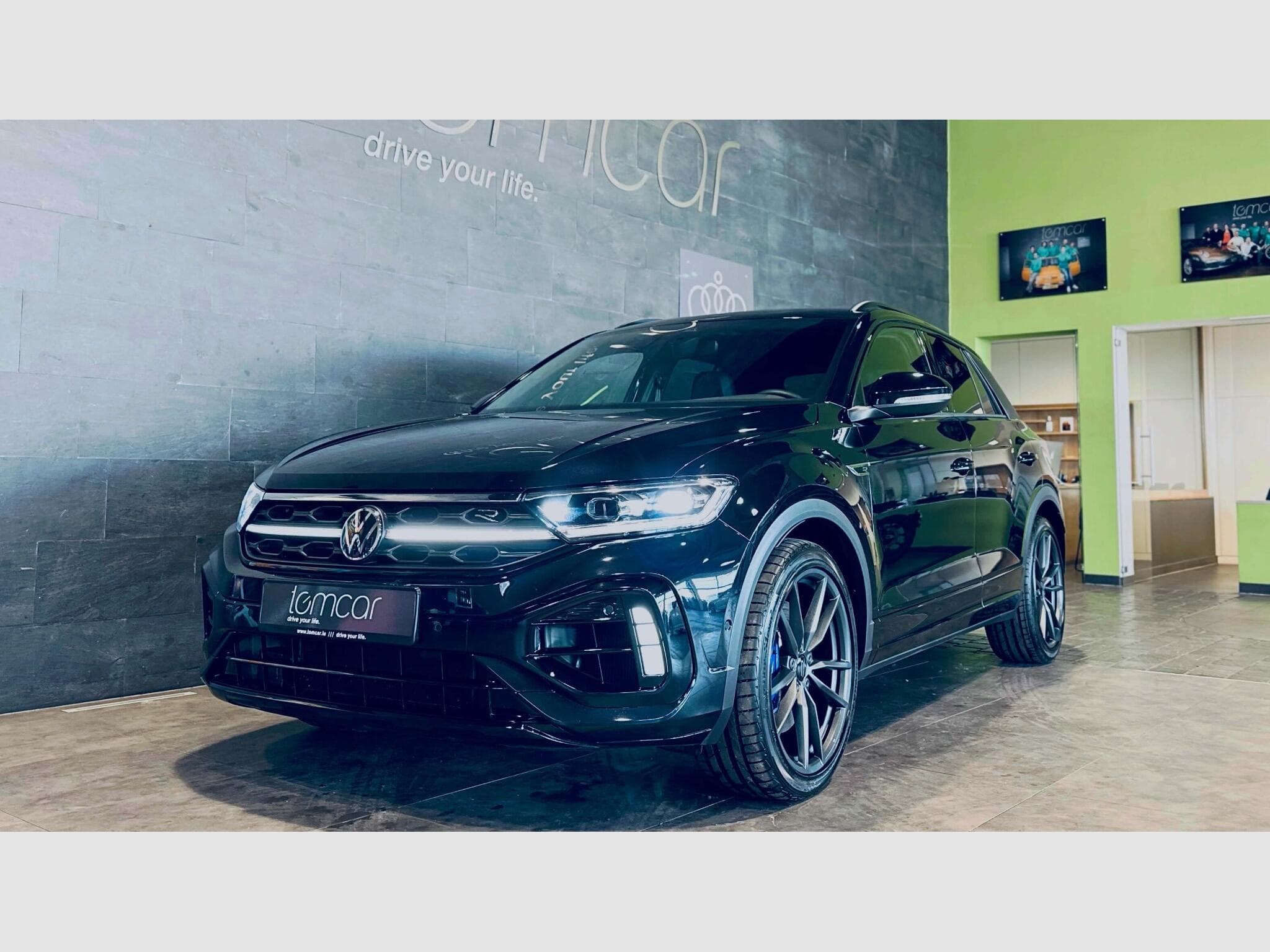 VW T-Roc T-ROC R TSI 4MOTION DSG (2025) - Photo 2