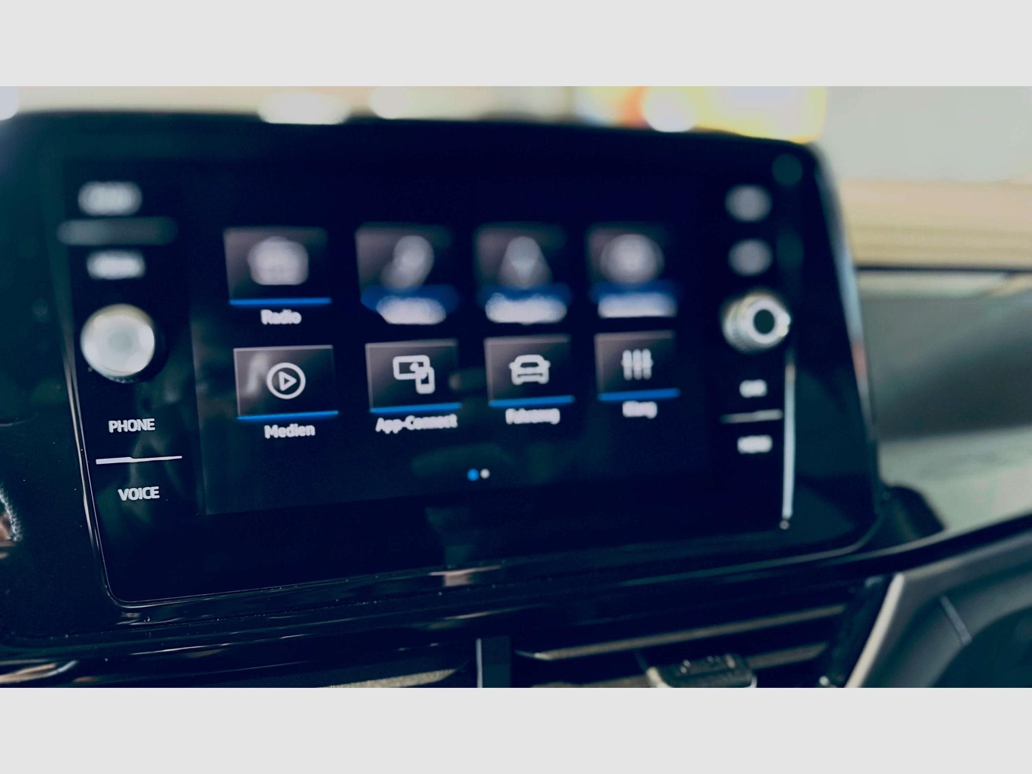 VW T-Roc T-ROC R TSI 4MOTION DSG (2025) - Photo 12