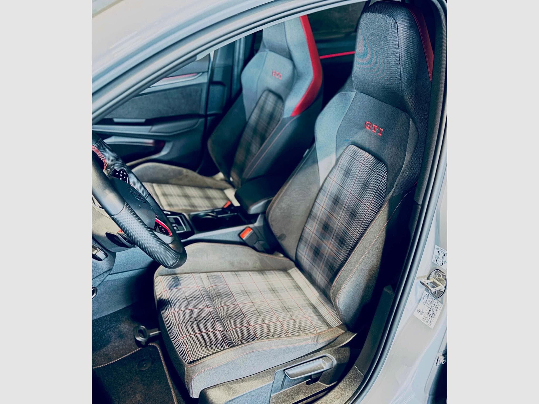 VW Golf GOLF VIII GTI DSG (2023) - Photo 8