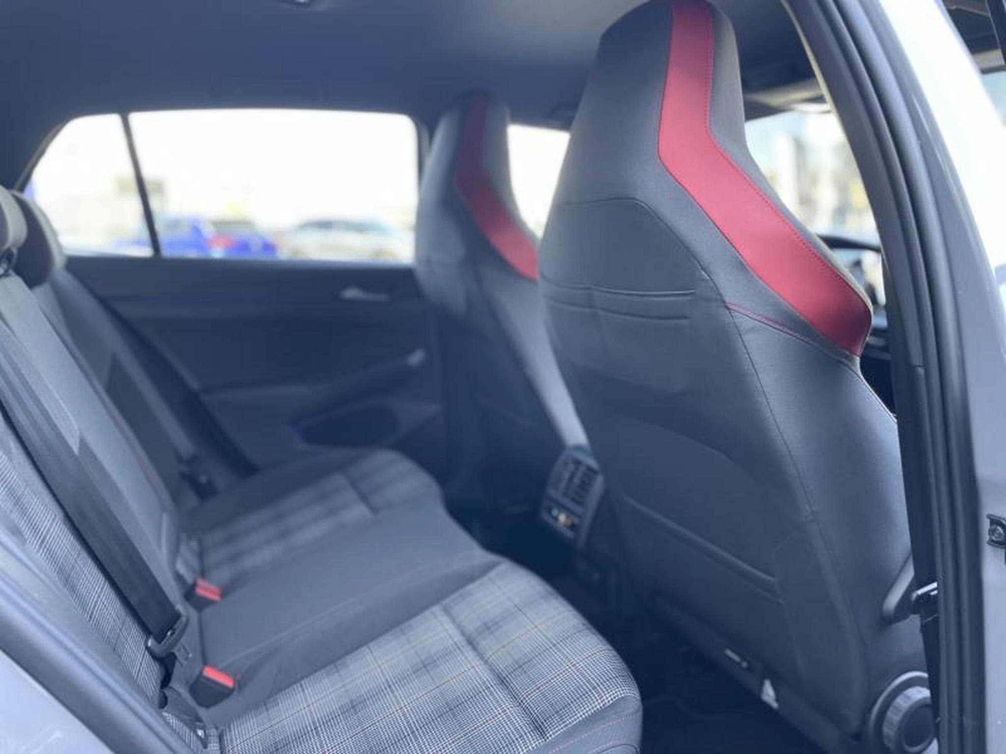 VW Golf 8 GTI 2.0 TSI DSG7 (2023) - Photo 5