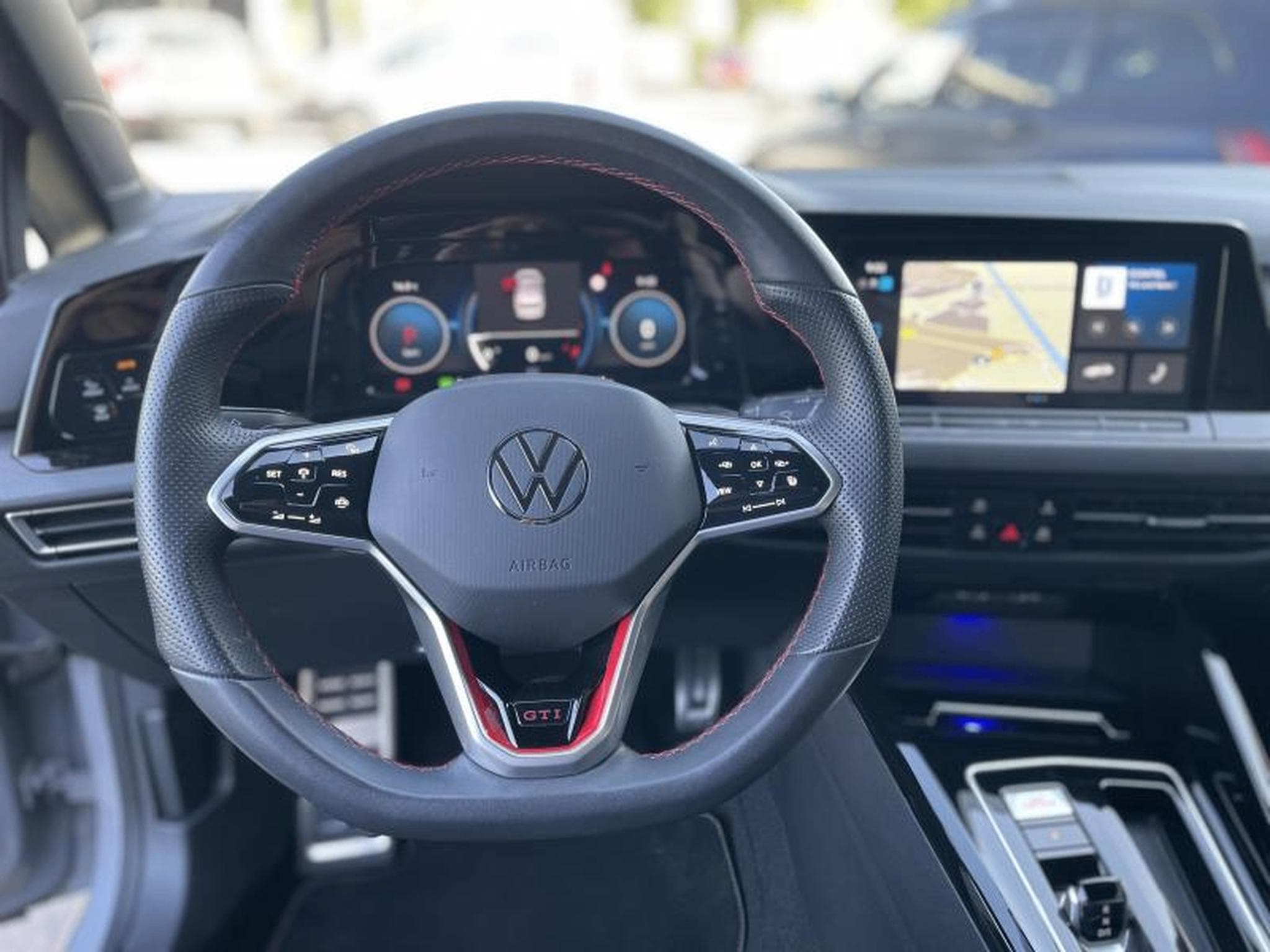 VW Golf 8 GTI 2.0 TSI DSG7 (2023) - Photo 8