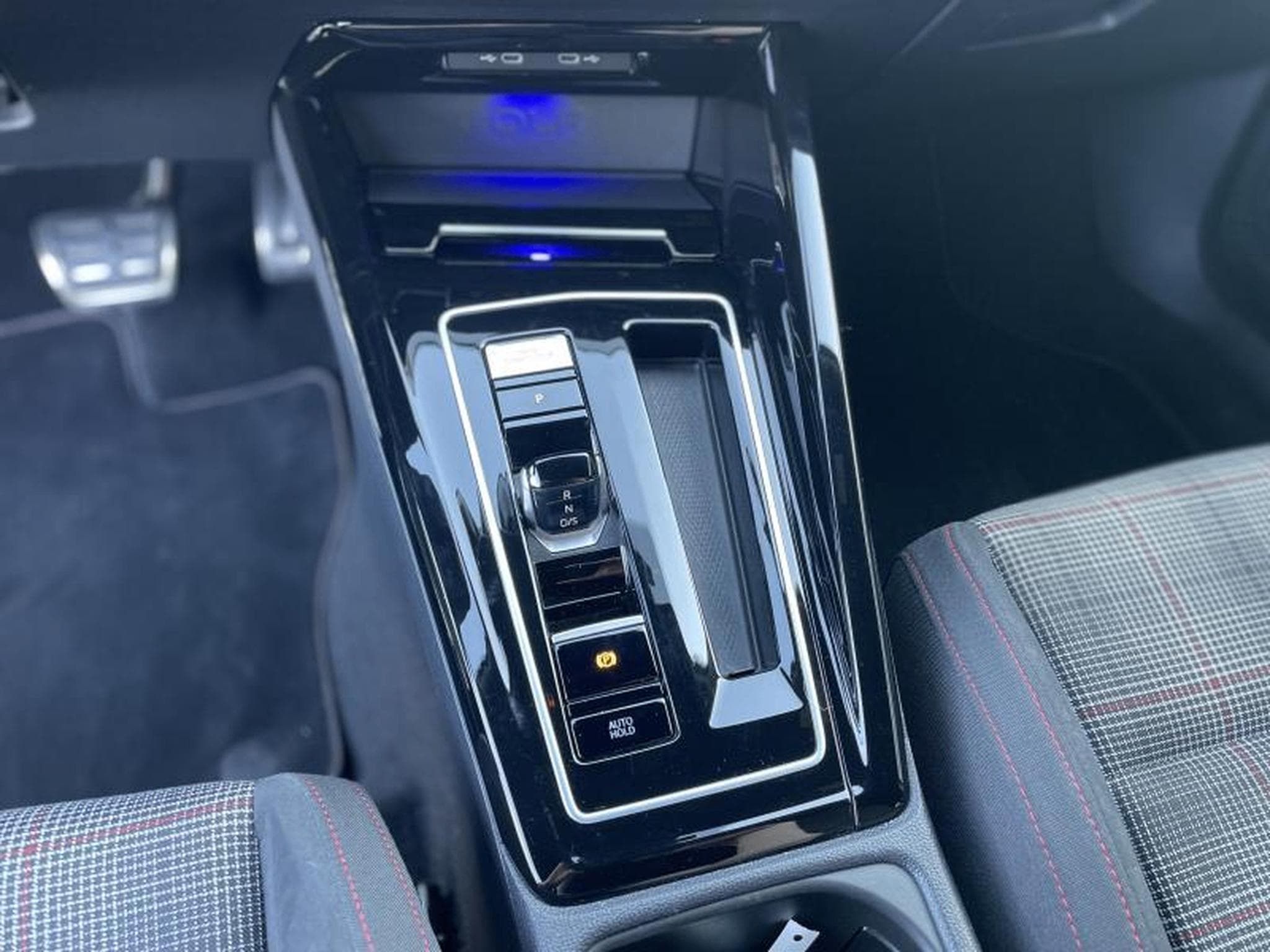 VW Golf 8 GTI 2.0 TSI DSG7 (2023) - Photo 10