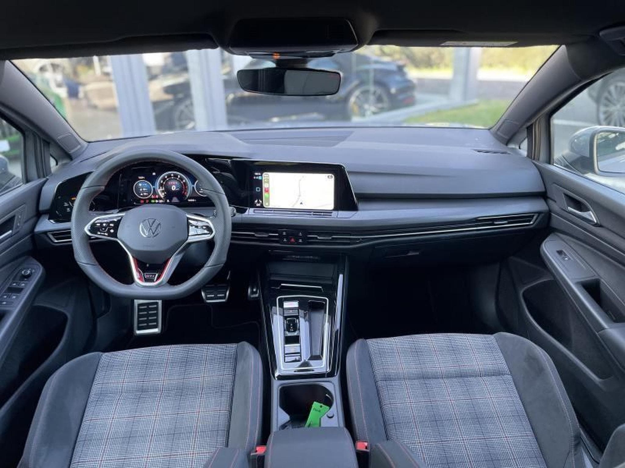 VW Golf 8 GTI 2.0 TSI DSG7 (2023) - Photo 14
