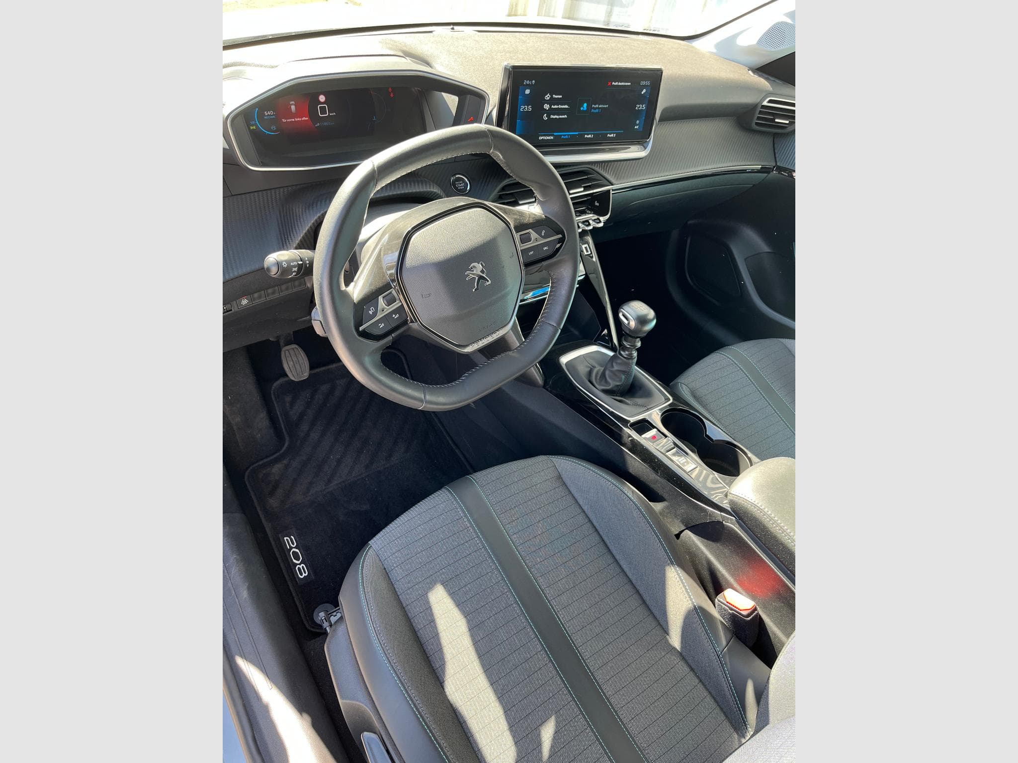 Peugeot 208 1.2 100cv man6 (2022) - Photo 3