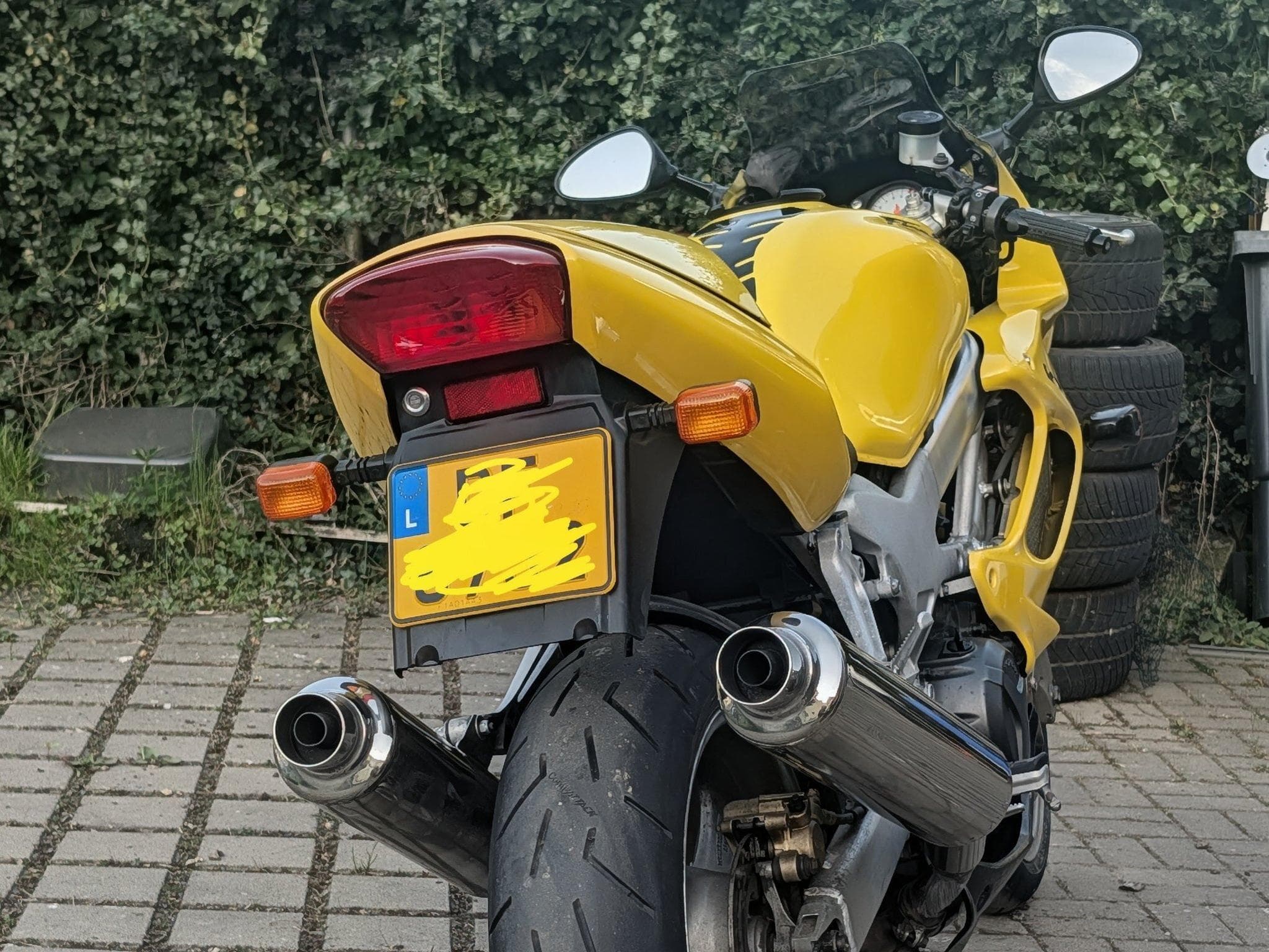 Honda VTR Firestorm (2002) - Photo 3