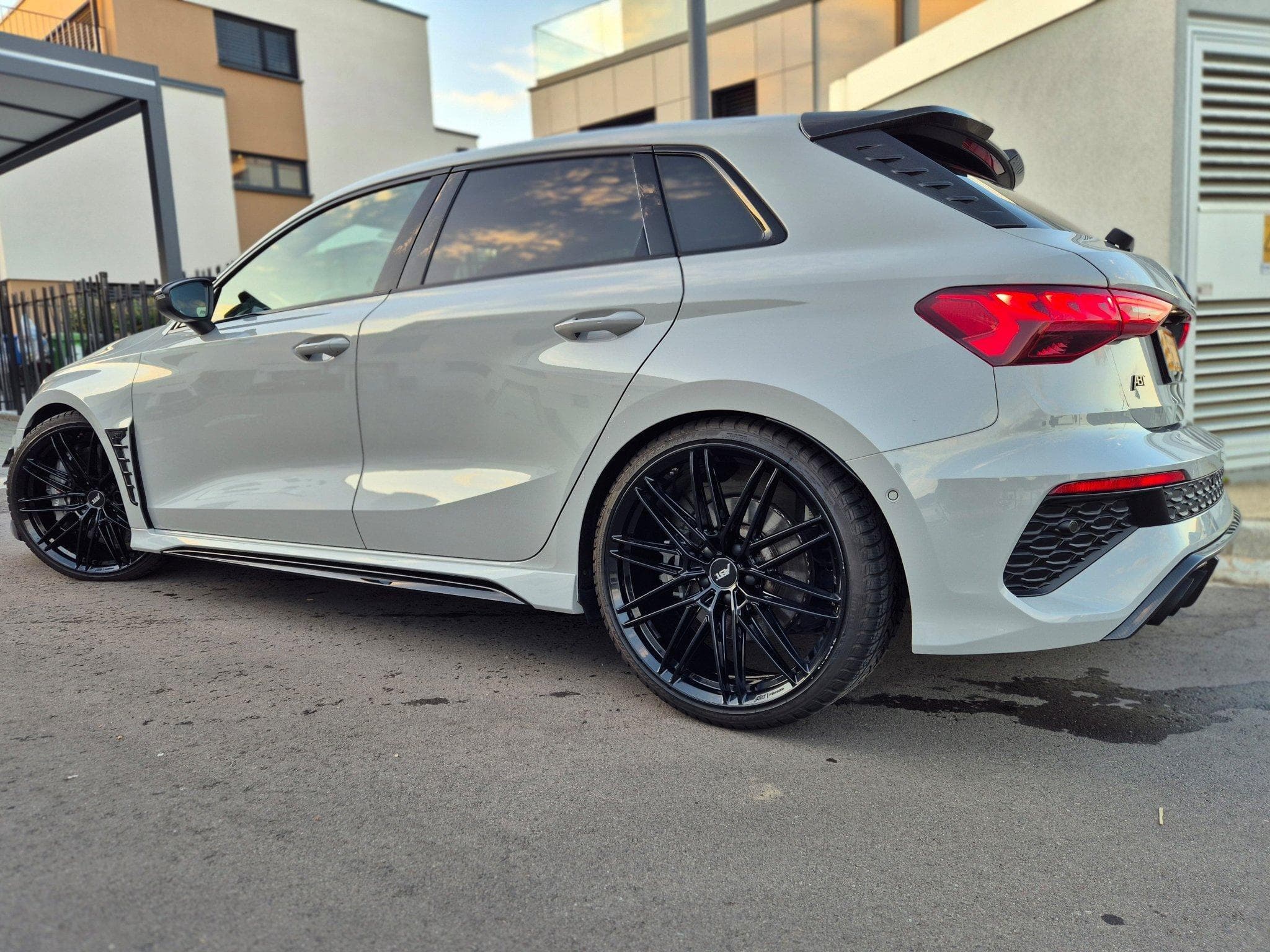 Audi RS3 RS3-R ABT Sportback Quattro  1/200 (2024) - Photo 2