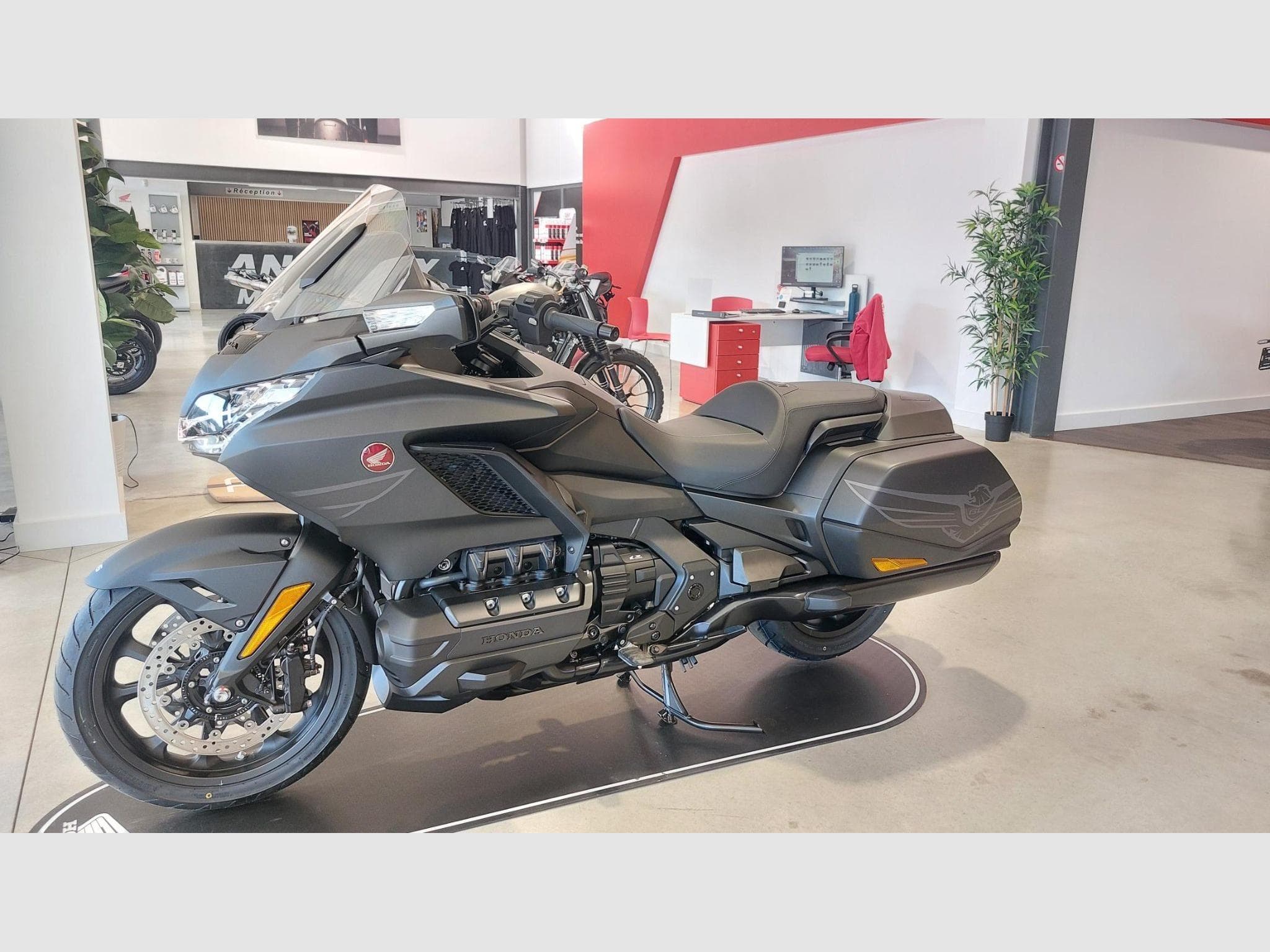 Honda Goldwing Bagger (2027) - Photo 1