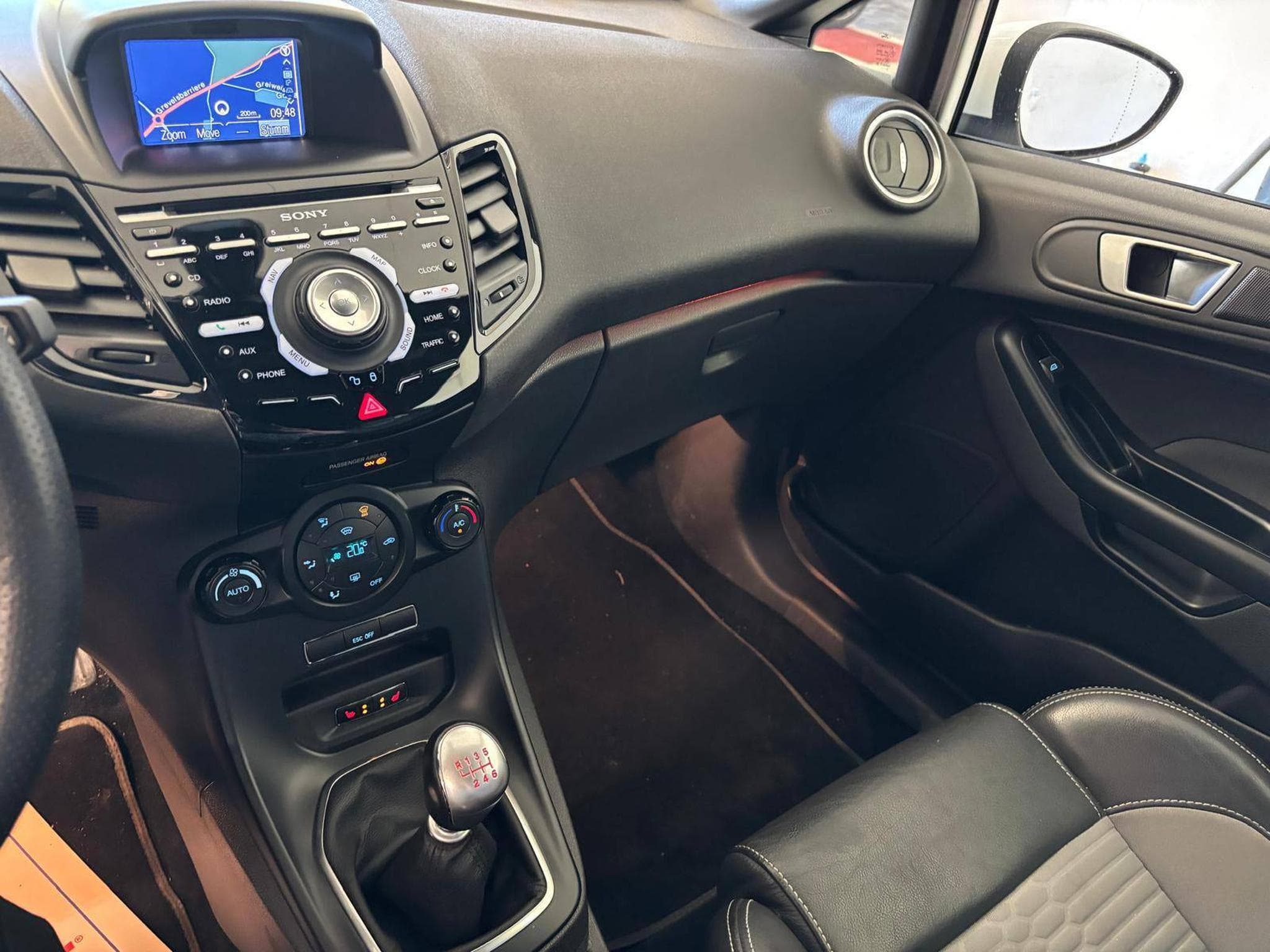 Ford Fiesta ST (2016) - Foto 9
