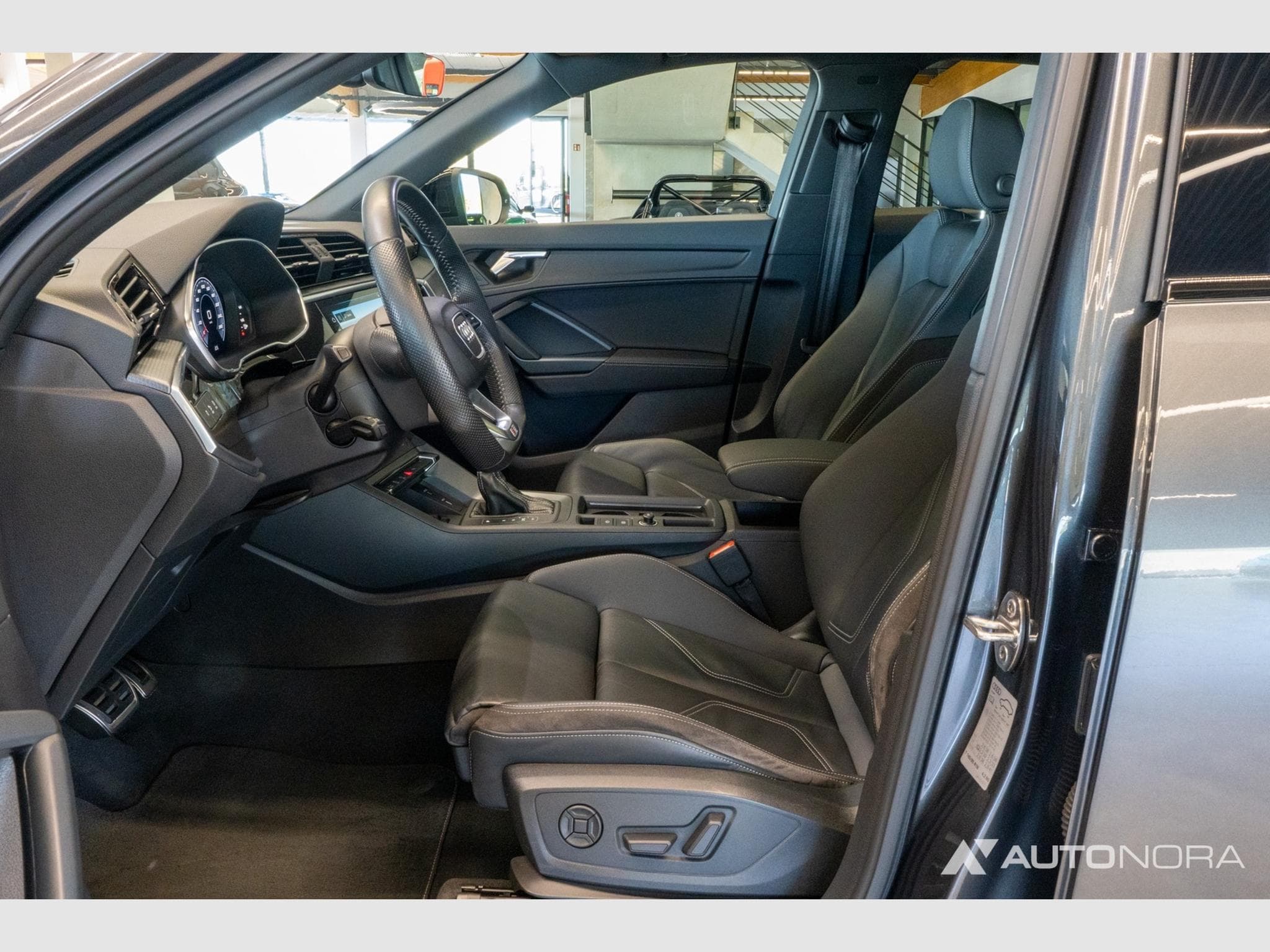 Audi Q3 45 TFSI quattro Sportback S line (2020) - Photo 11