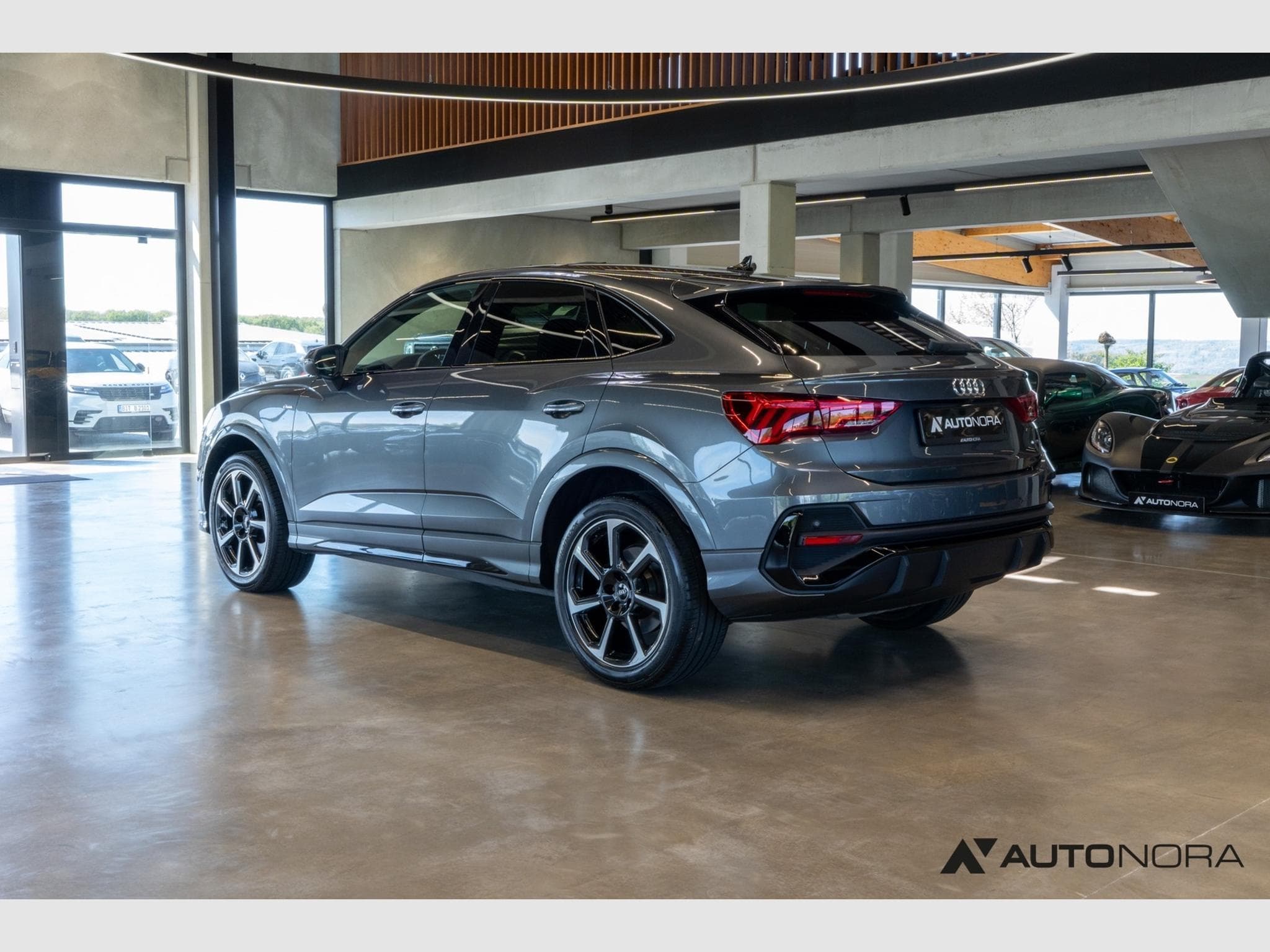 Audi Q3 45 TFSI quattro Sportback S line (2020) - Photo 2