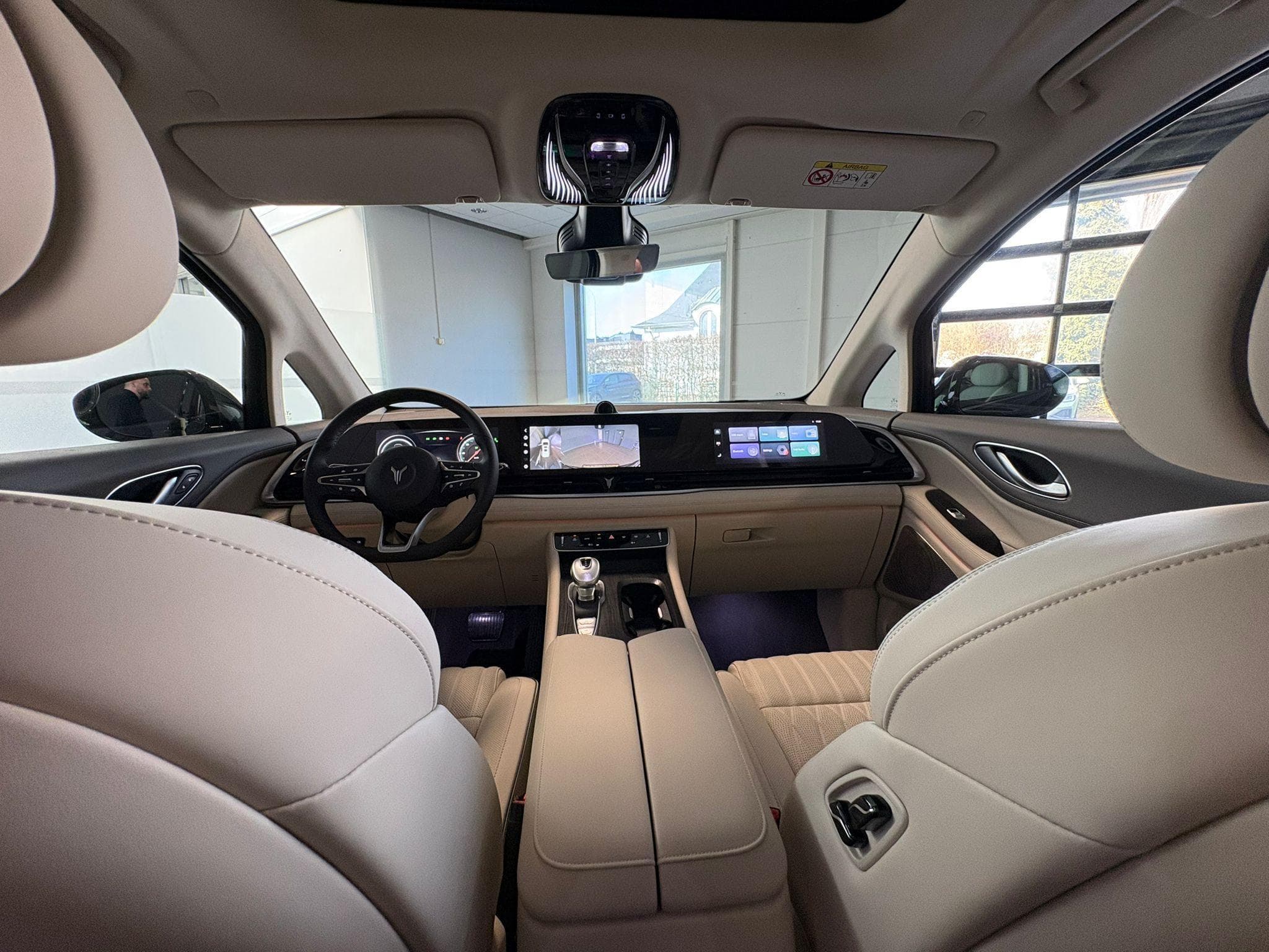 VOYAH CARS DREAM 1.5 PHEV 7 PLACES FULL HYBRID (2026) - Photo 9