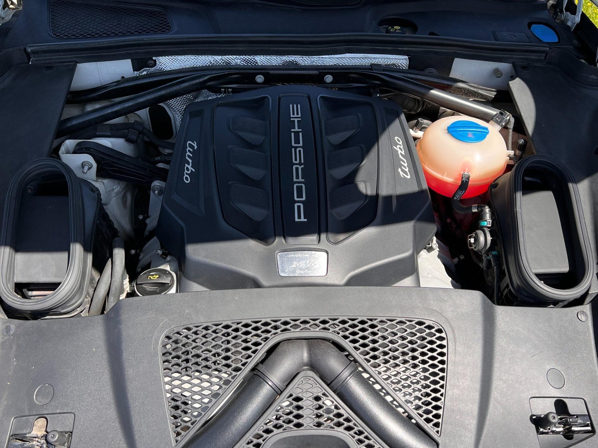 Porsche Macan TURBO (2015) - Foto 7