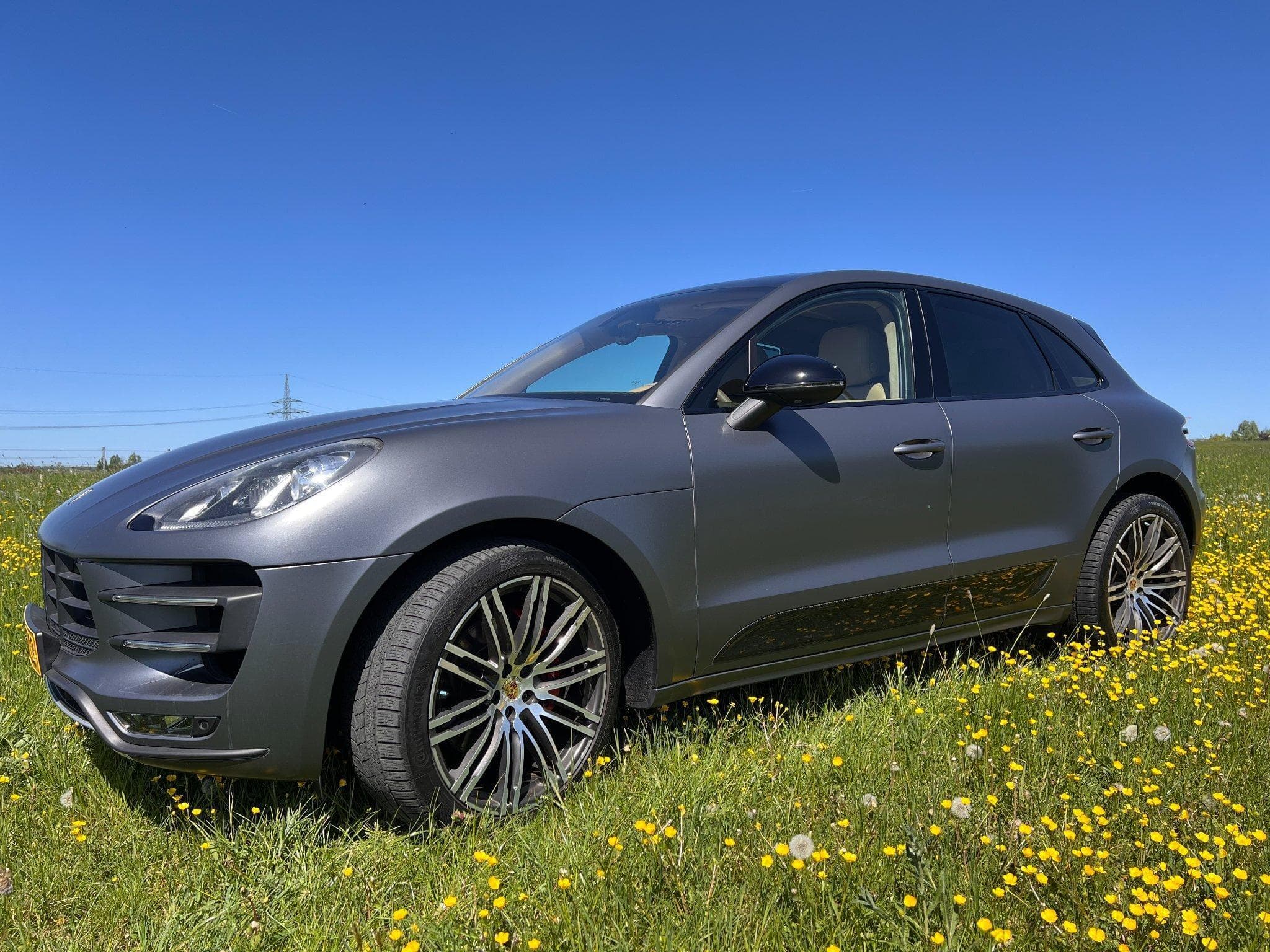 Porsche Macan TURBO (2015) - Foto 2