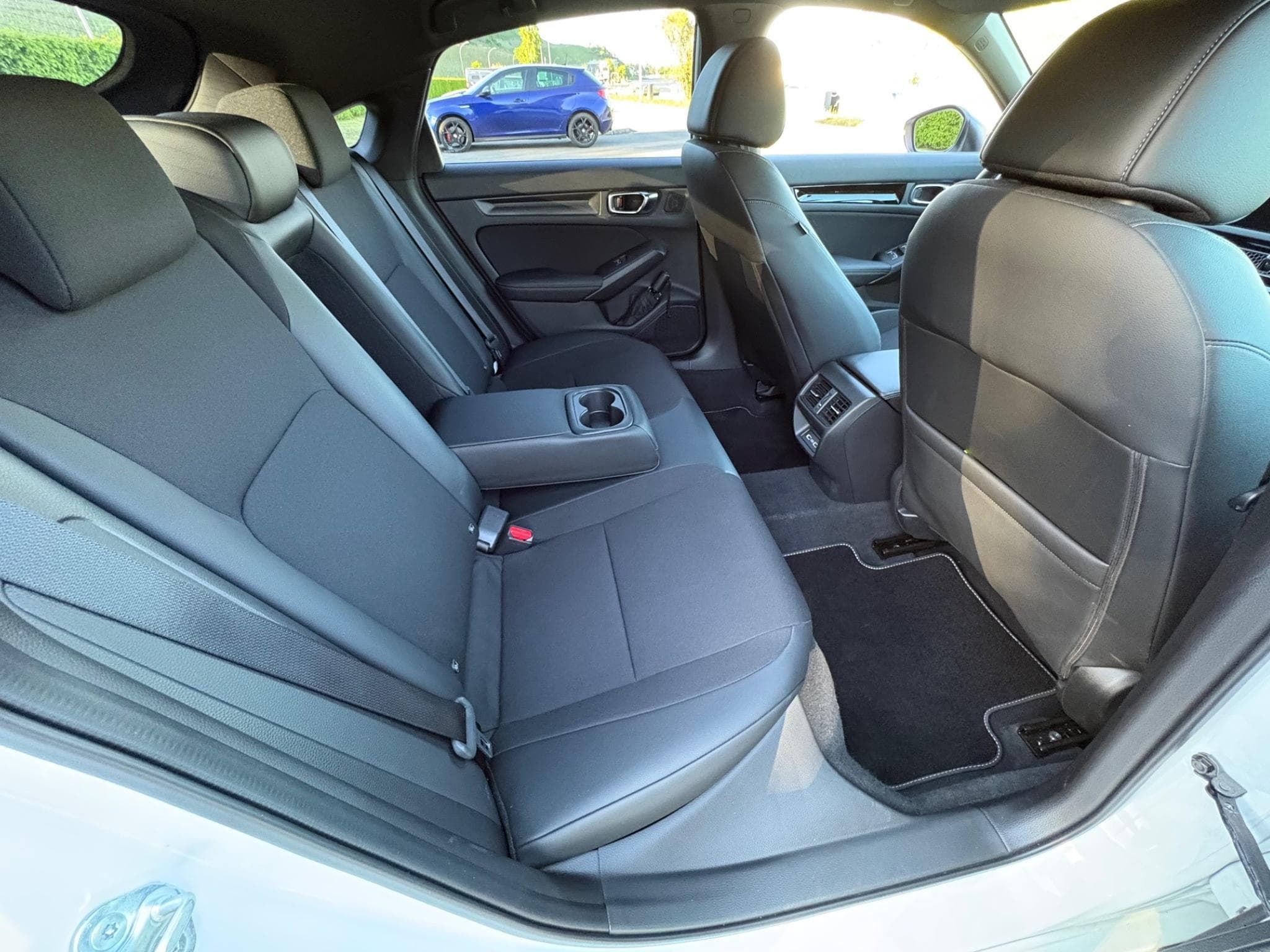 Honda Civic e:HEV, SPORT, 184 PS, AHK, ACC, white m. (2022) - Foto 13