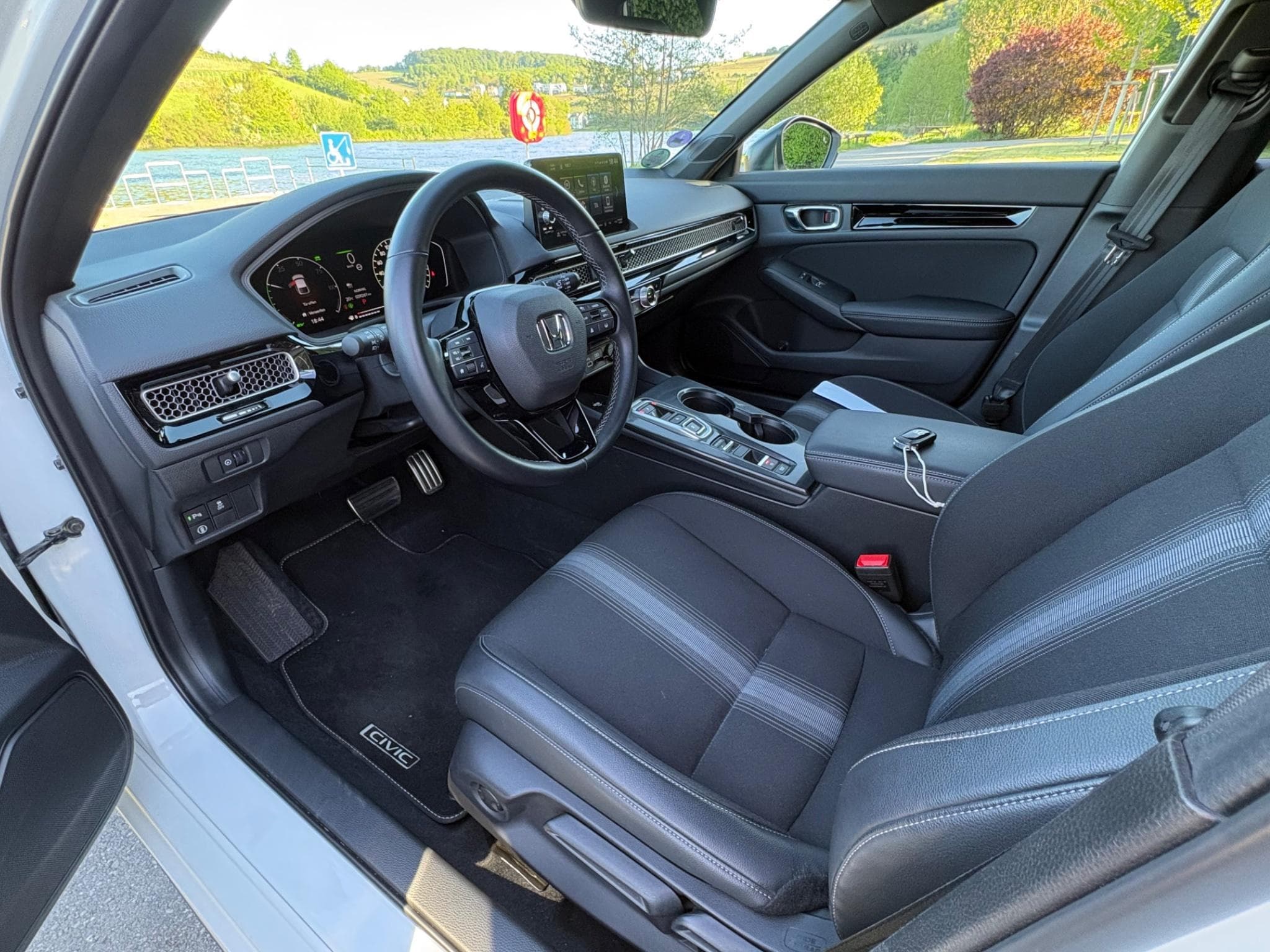 Honda Civic e:HEV, SPORT, 184 PS, AHK, ACC, white m. (2022) - Foto 5