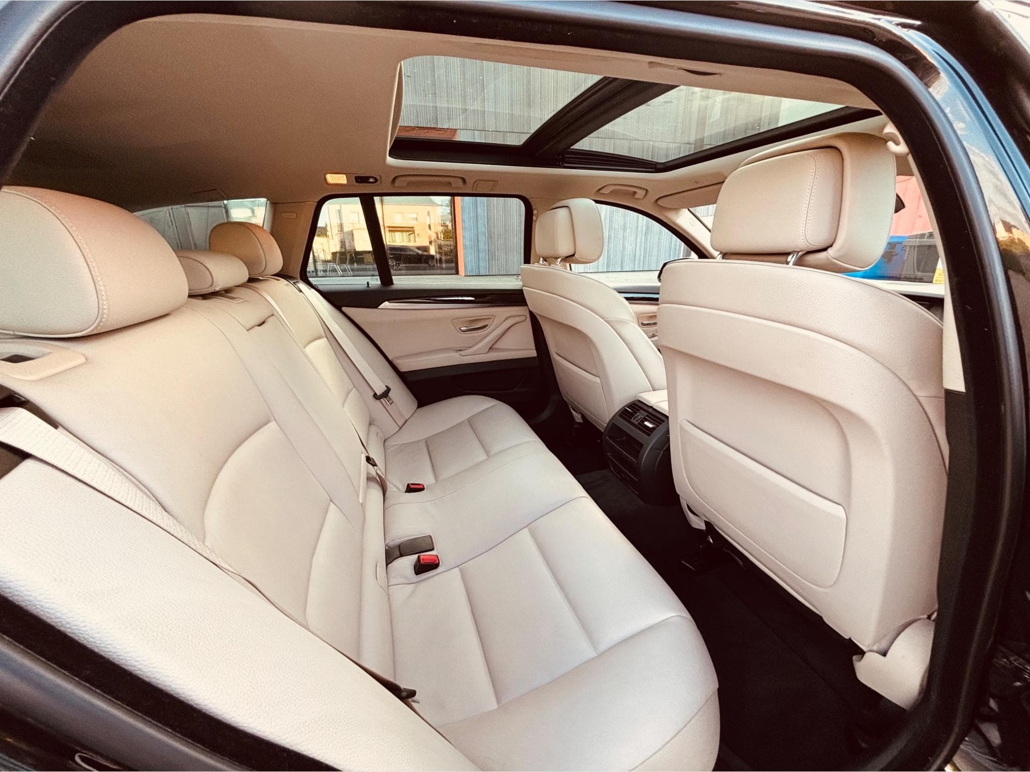 BMW 520 520d Automatique pack  Premium (2012) - Photo 3