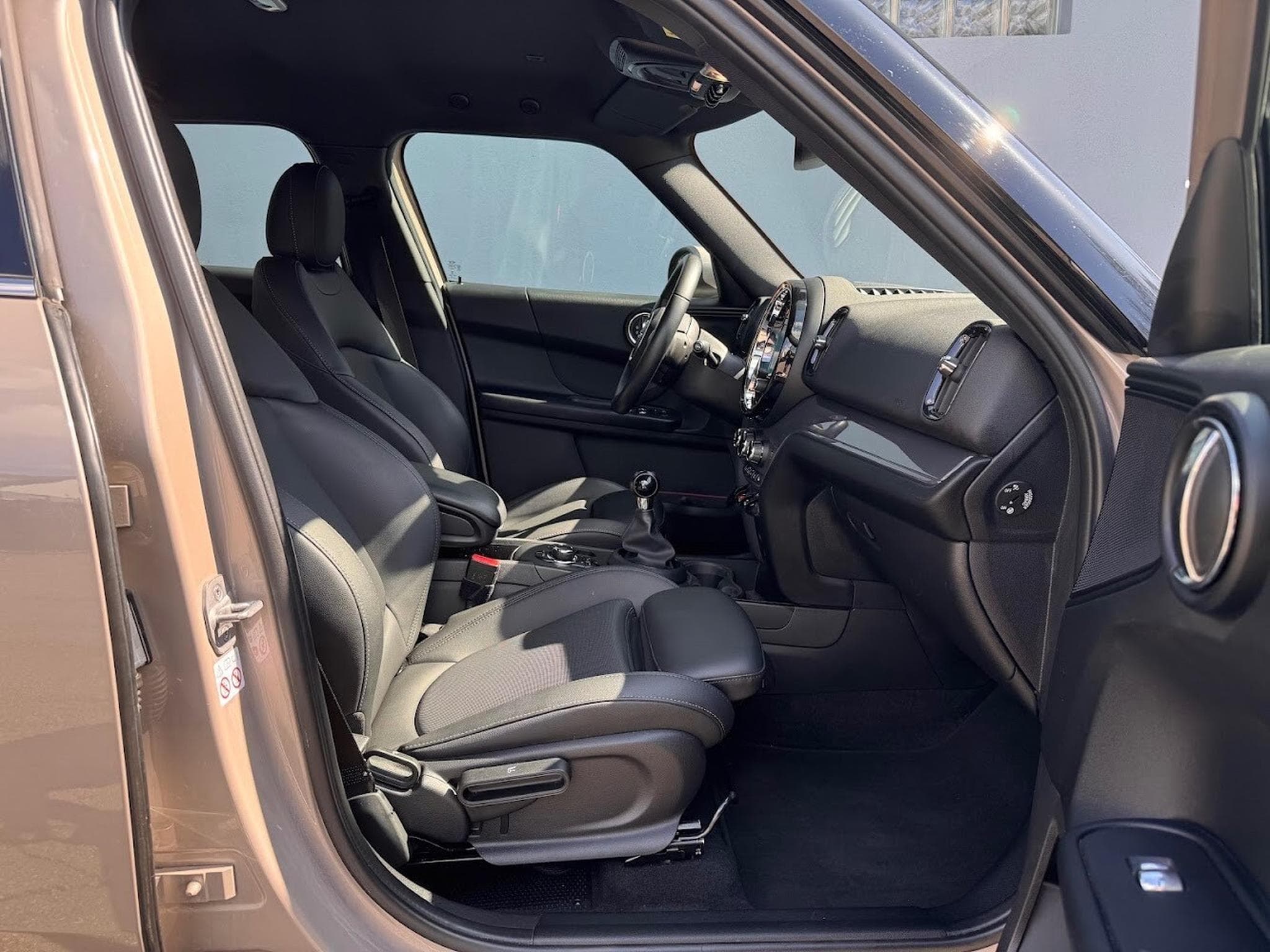 Mini Countryman ONE D SIEGES CHAUFFANTS CUIR 1 ERE MAIN (2022) - Photo 12
