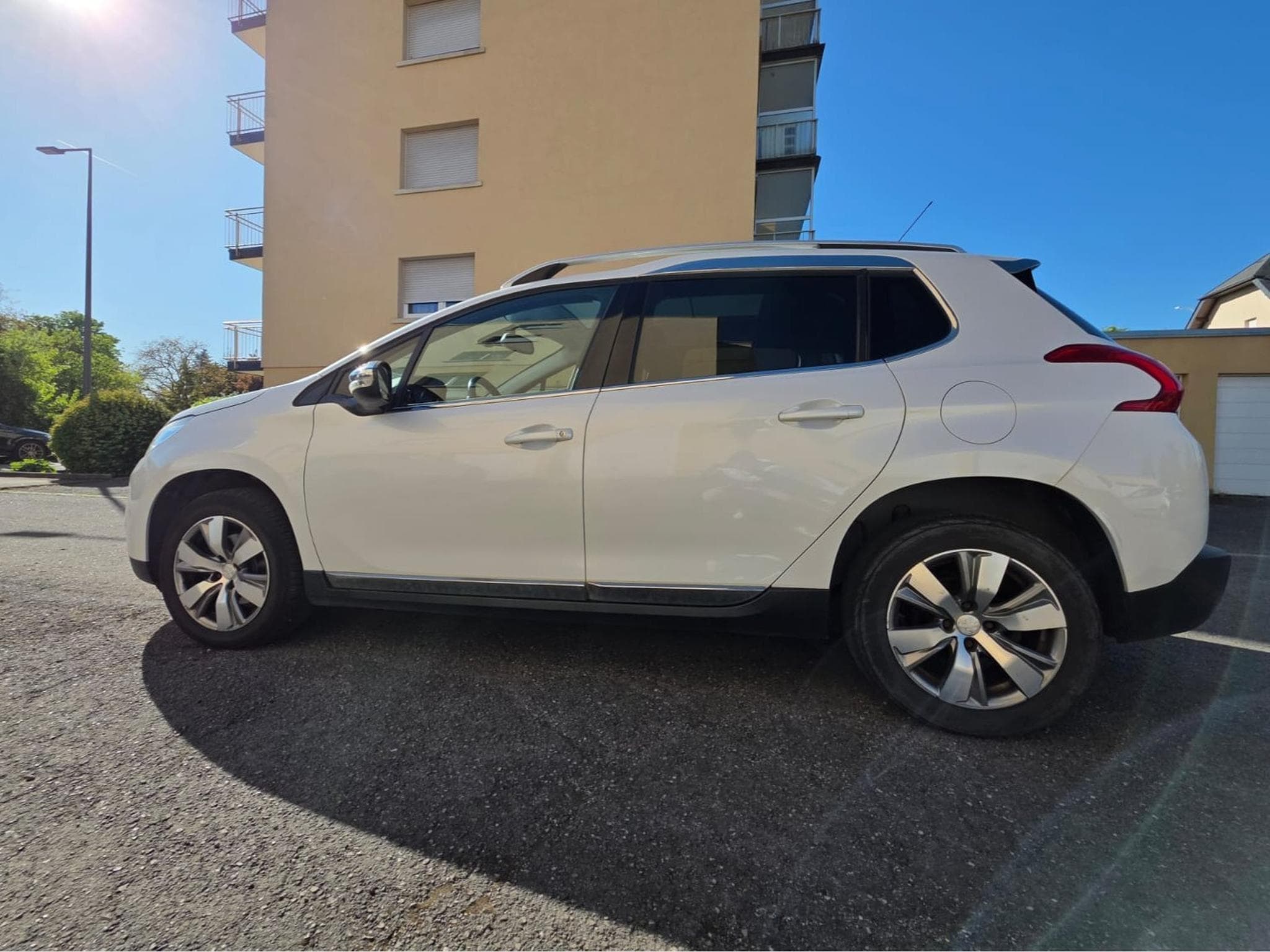Peugeot 2008 Allure (2016) - Foto 9