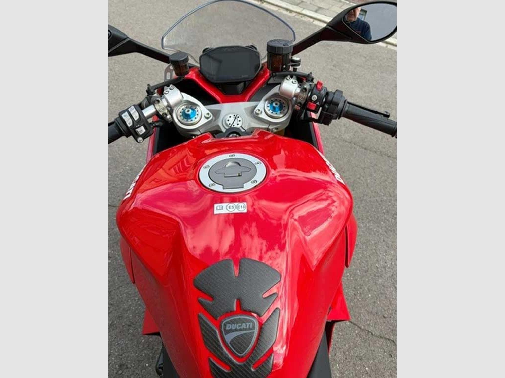 Ducati SuperSport Super Sport 950S (2024) - Photo 2