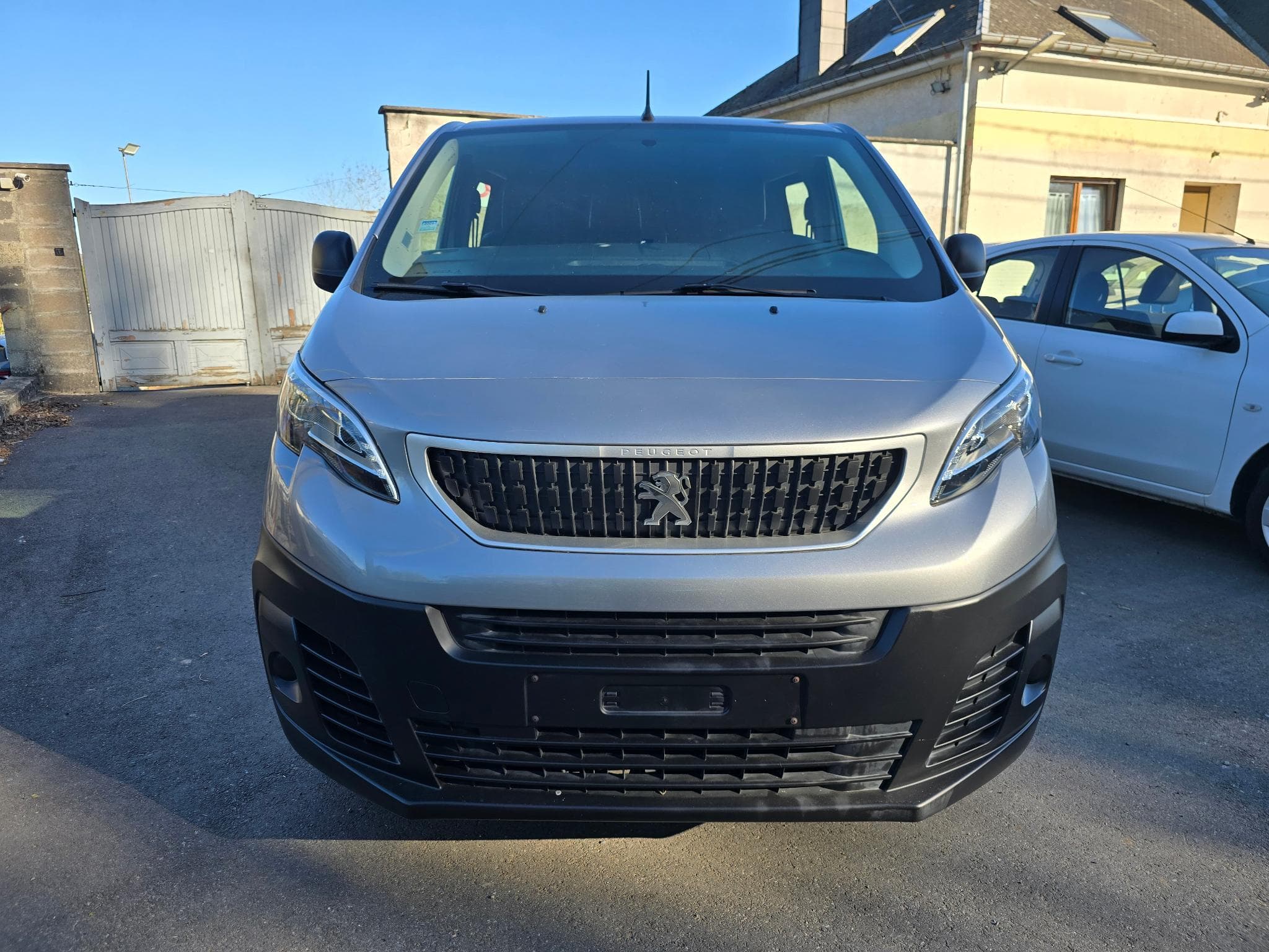 Peugeot Expert double cabine 6 places 93000 kms 2020 14990 euro HTVA (2020) - Foto 2