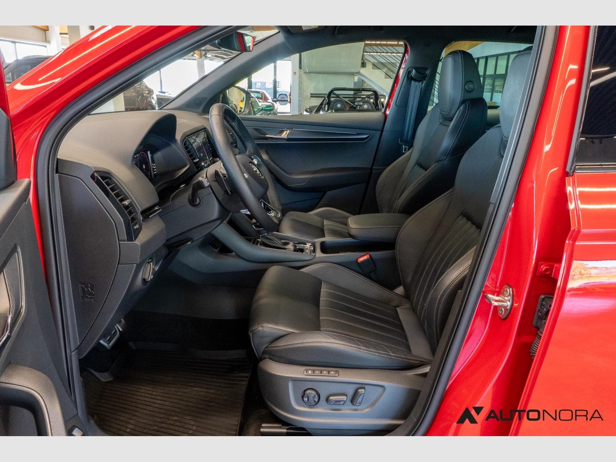 Skoda Karoq 2.0 TSI Sportline 4x4 (2023) - Photo 11