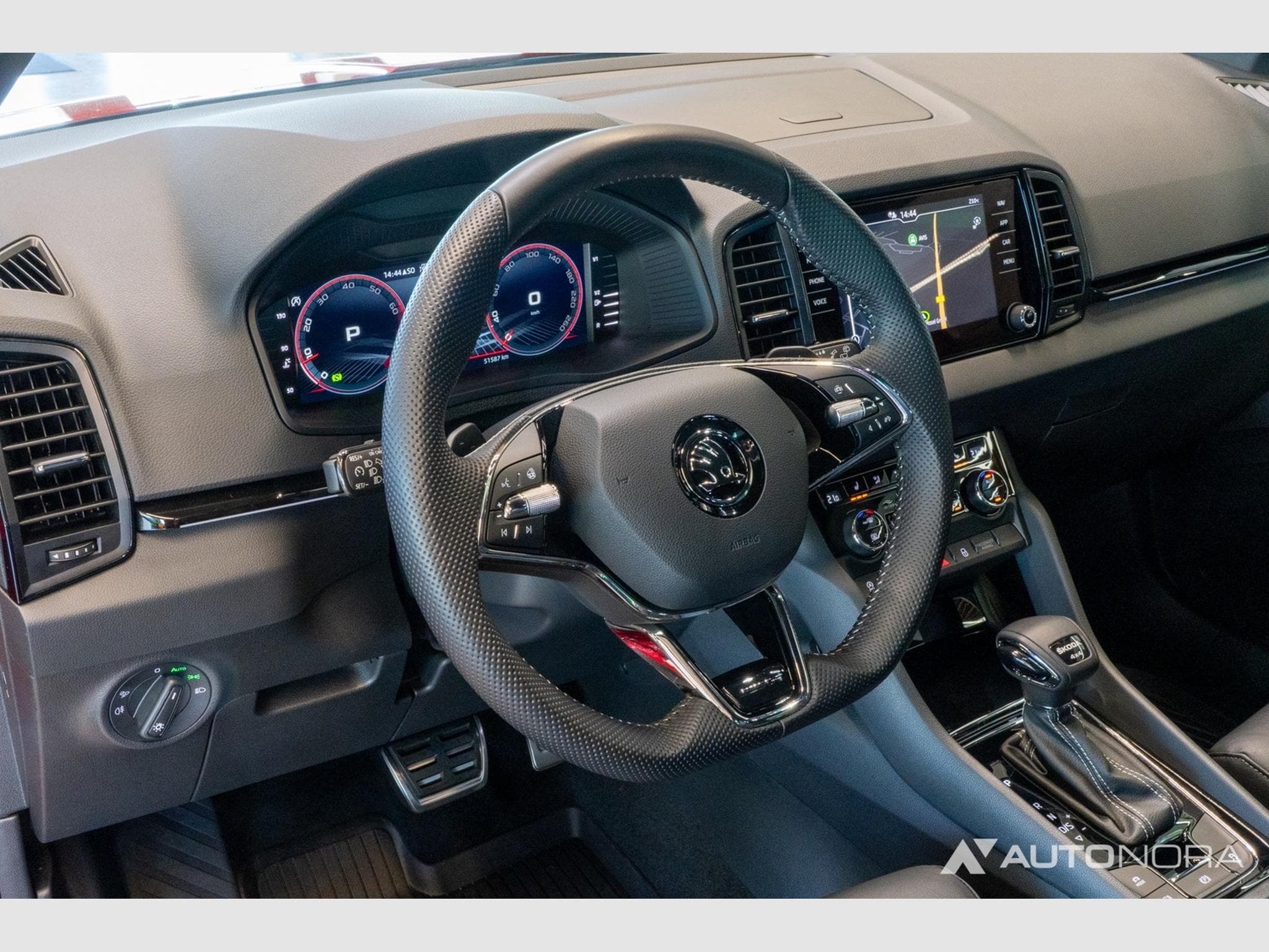 Skoda Karoq 2.0 TSI Sportline 4x4 (2023) - Photo 13