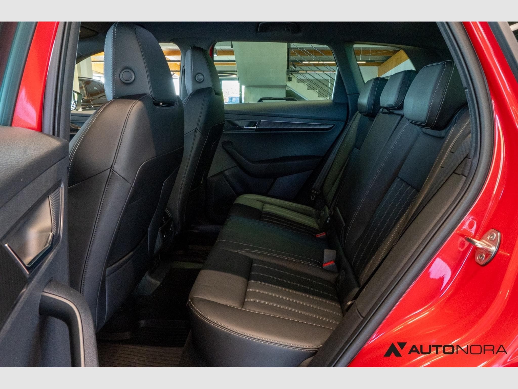 Skoda Karoq 2.0 TSI Sportline 4x4 (2023) - Photo 14