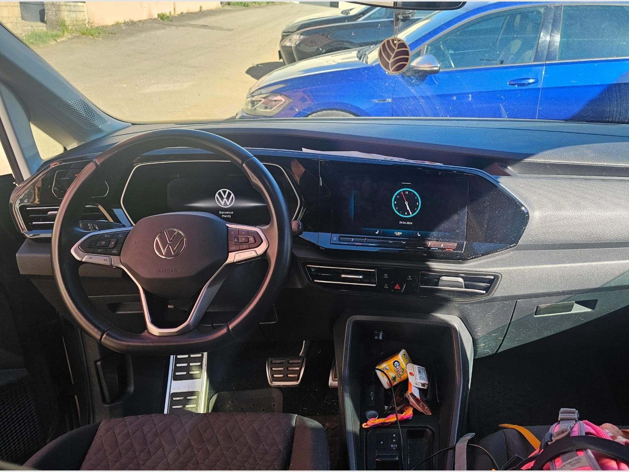 VW Caddy Dark edition (2025) - Photo 3