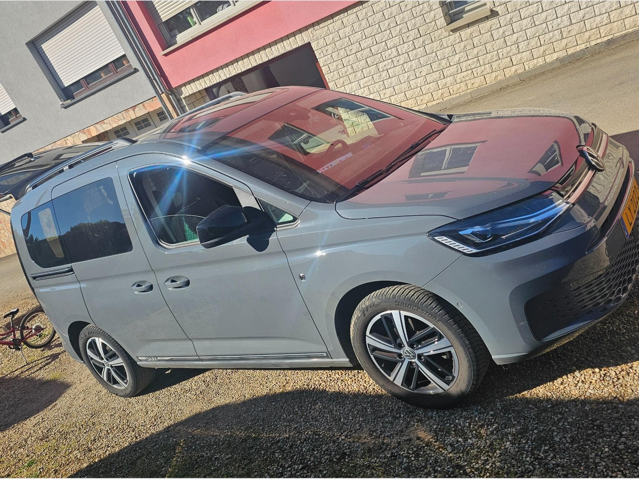 VW Caddy Dark edition (2025) - Photo 4