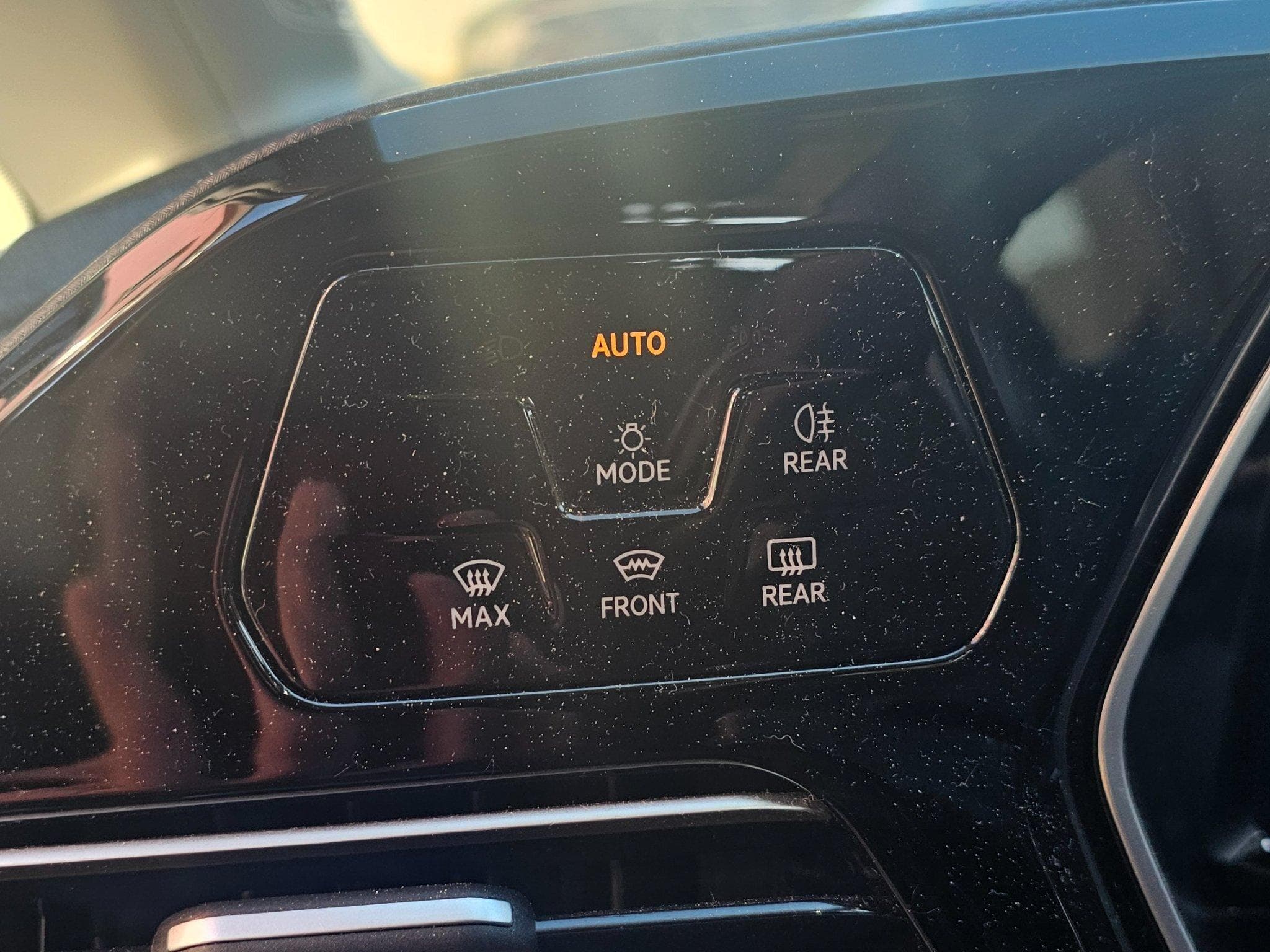 VW Caddy Dark edition (2025) - Photo 7