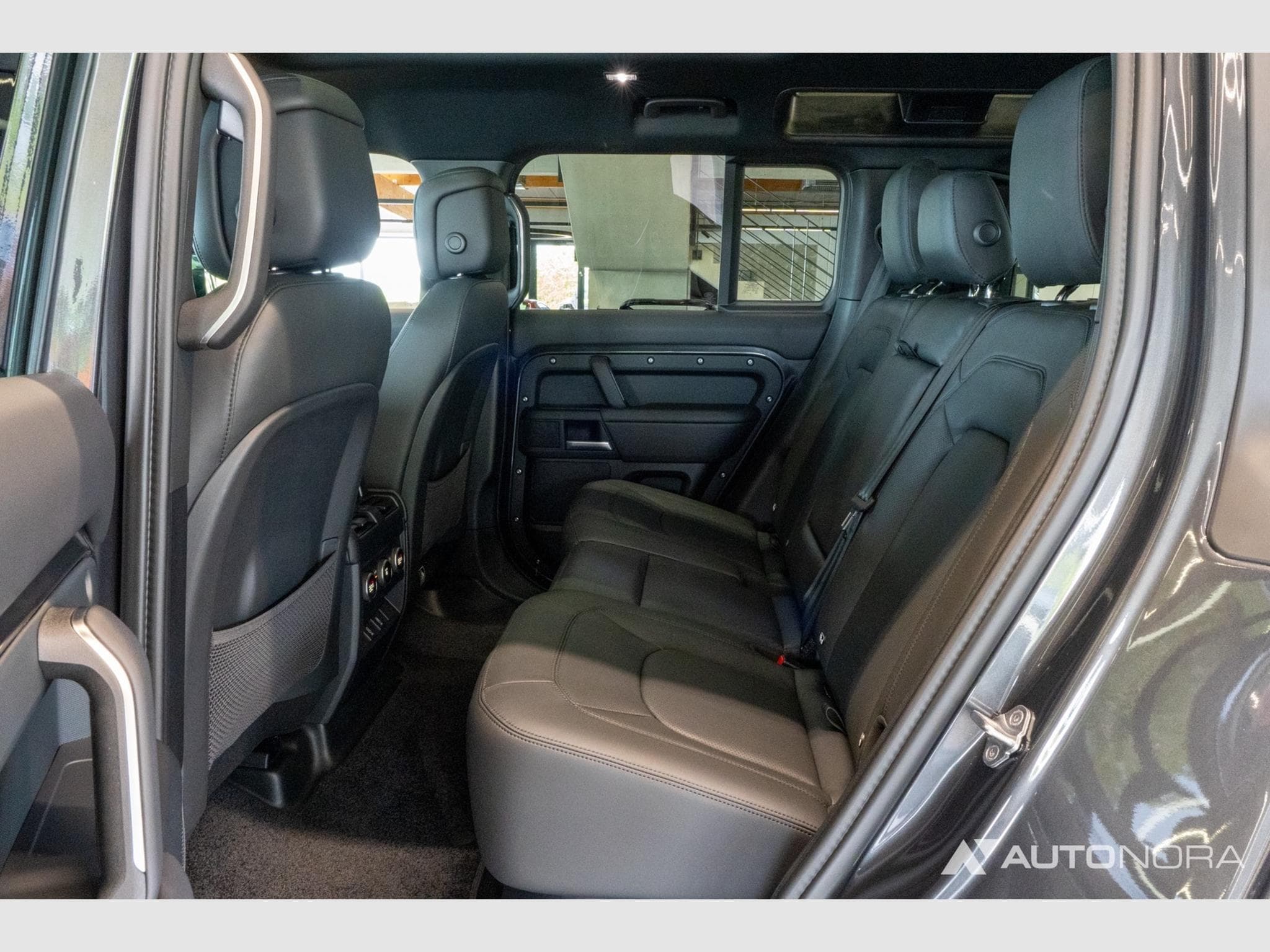 Land-Rover Defender 110 D350 X-Dynamic HSE (2025) - Foto 14