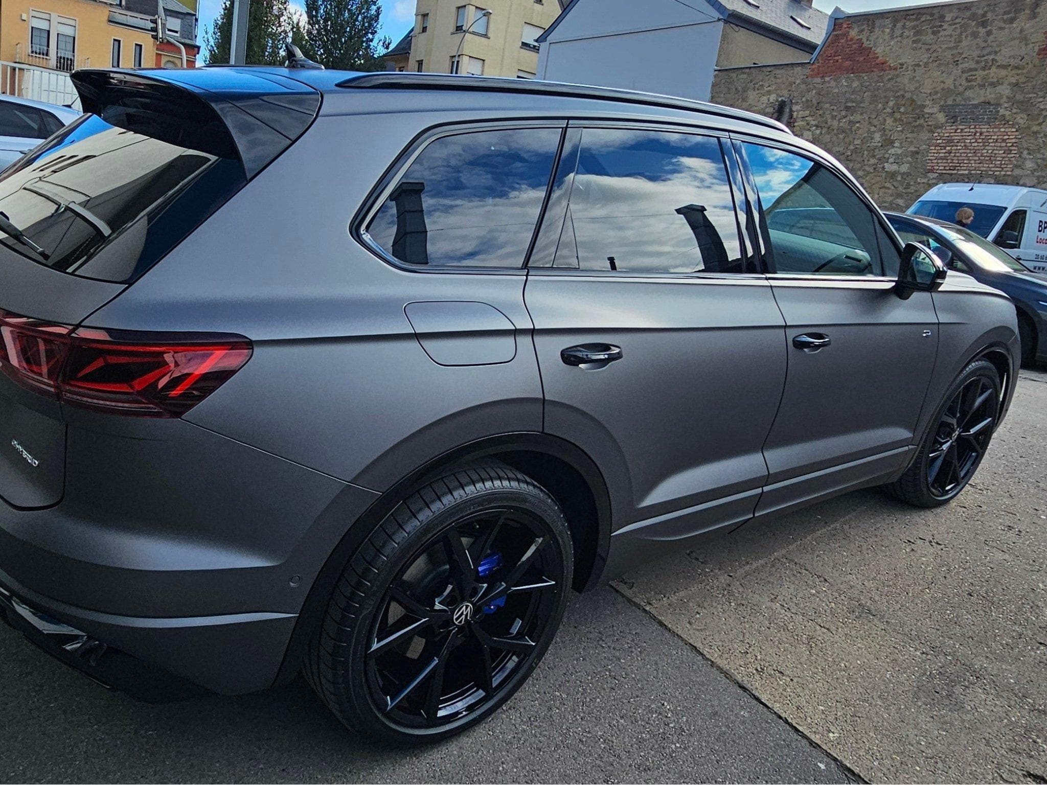 VW Touareg R Hydride (2024) - Photo 3