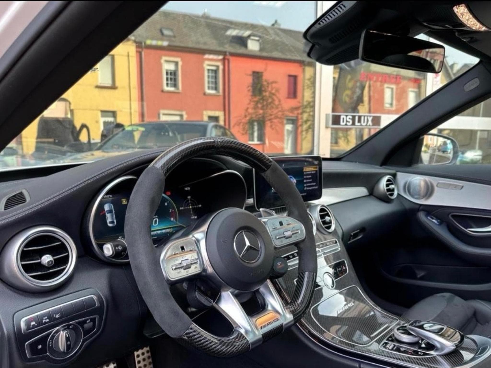 Mercedes C 63 AMG (2020) - Photo 2
