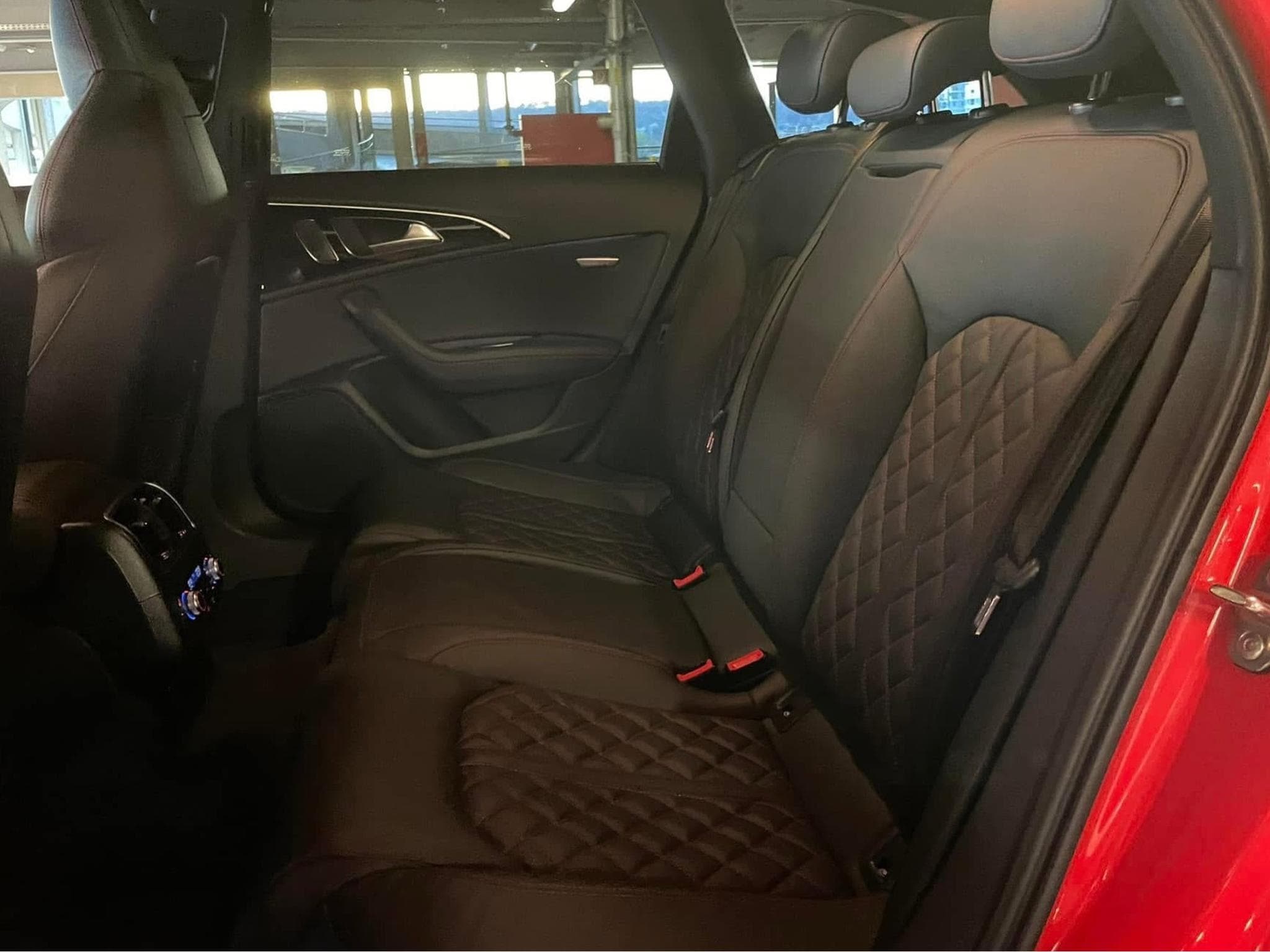Audi A6 Exclusive 3.0 V6 Compétition Quattro (2016) - Photo 13