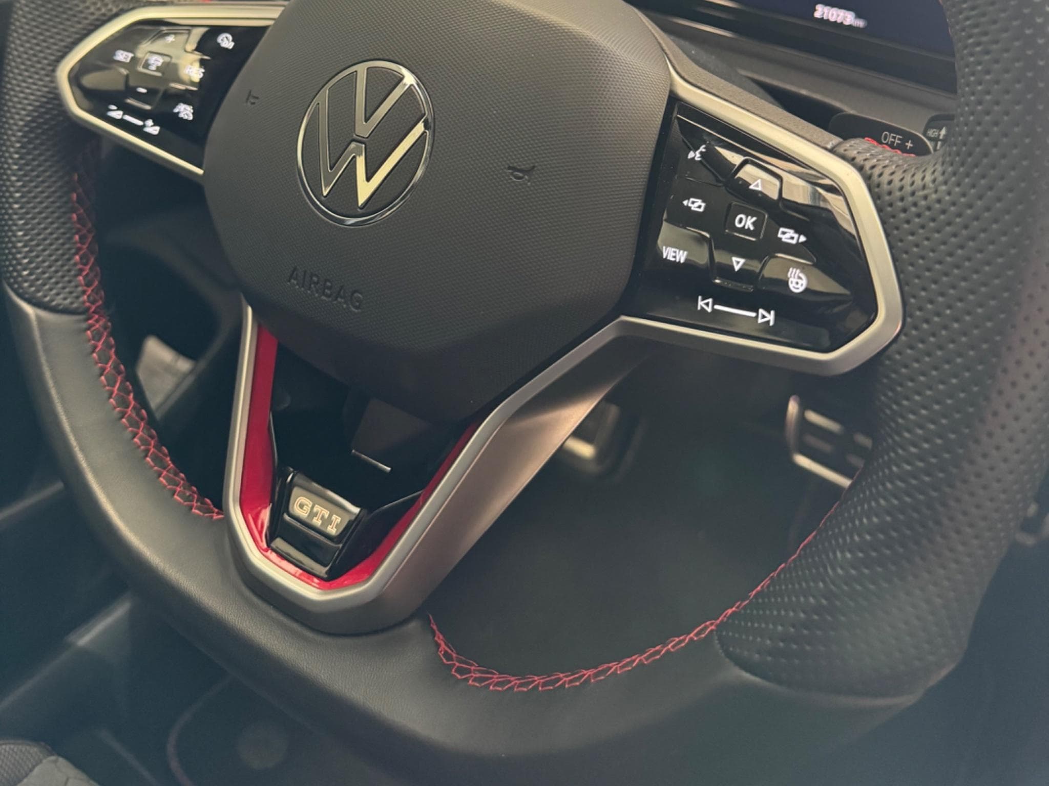 VW GTI Golf VIII Clubsport (2024) - Photo 10