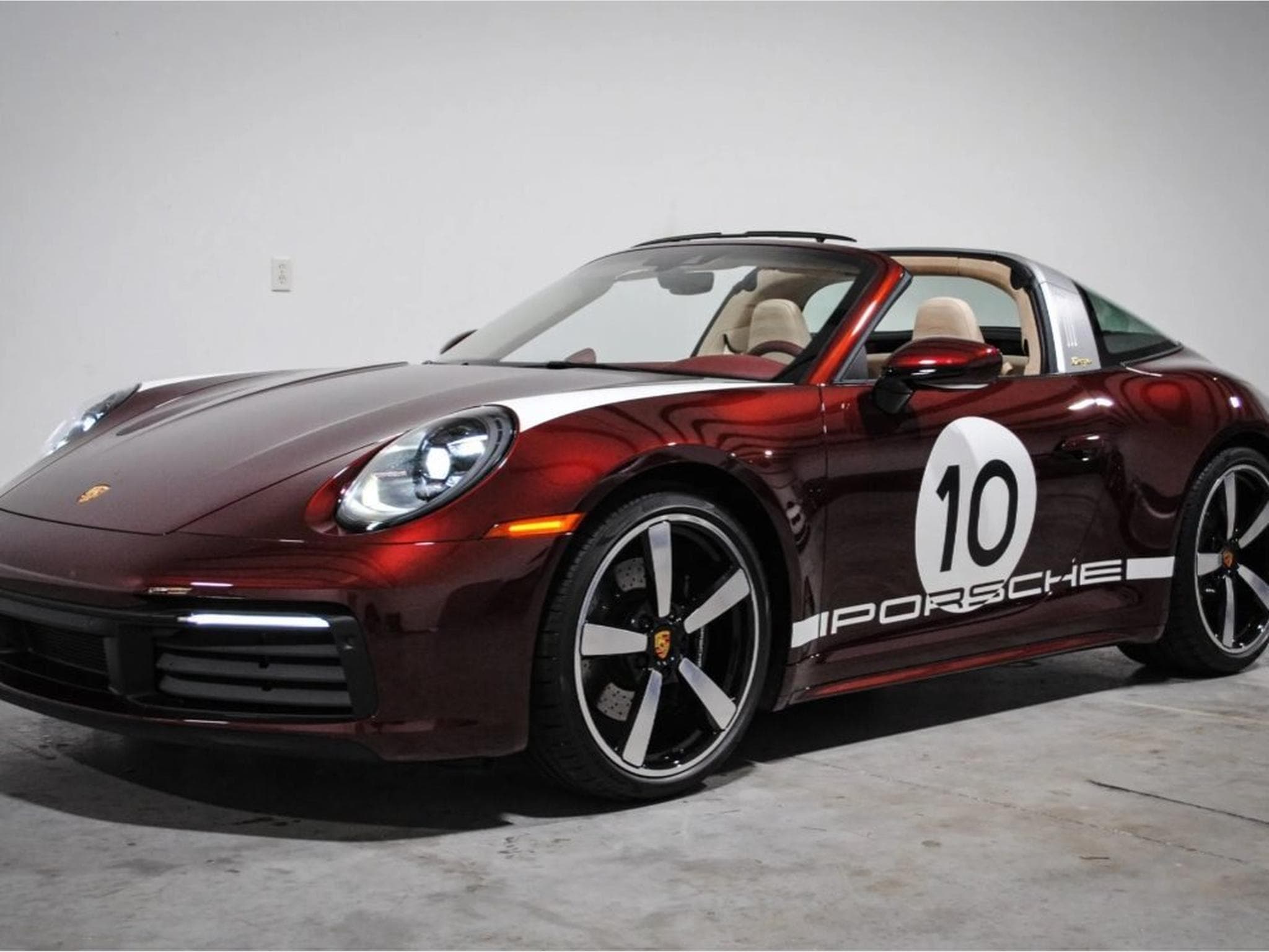 Porsche 911 Targa 4S Heritage Design Edition (2011) - Photo 1