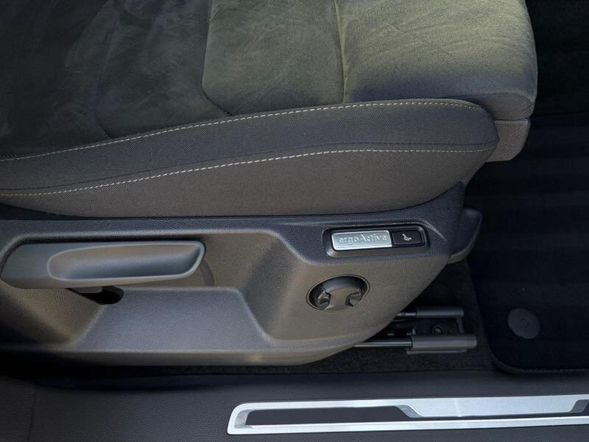 VW Tiguan III R-Line 1.5L 150CV (2020) - Photo 8