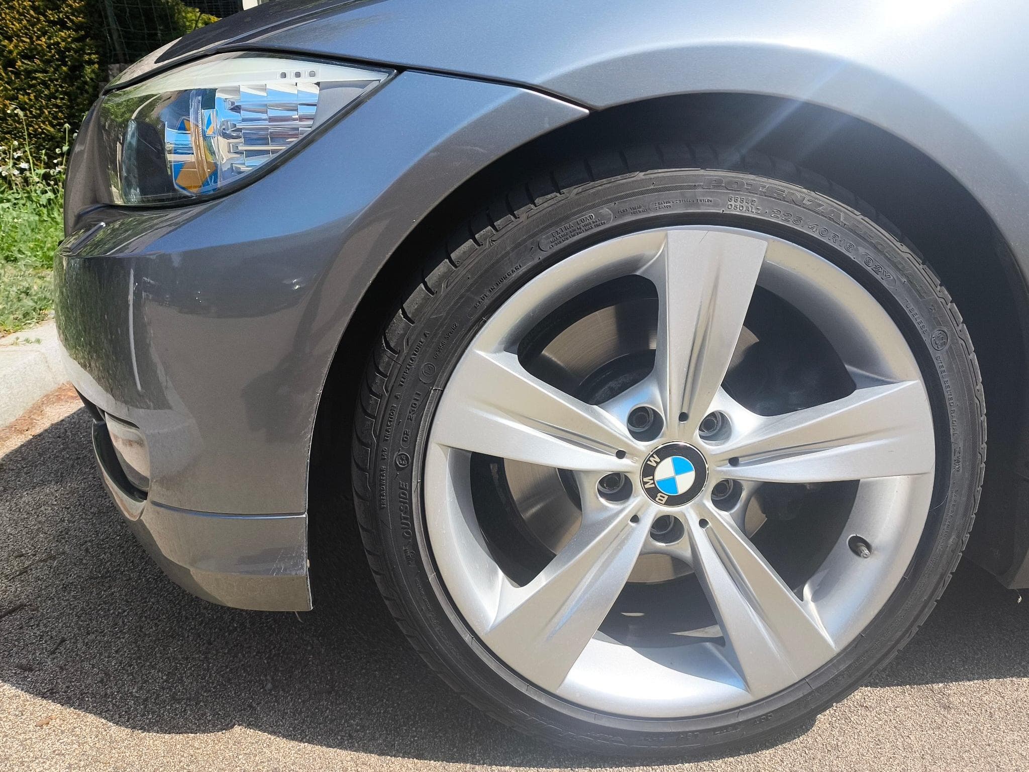 BMW 330 330d (2010) - Photo 3
